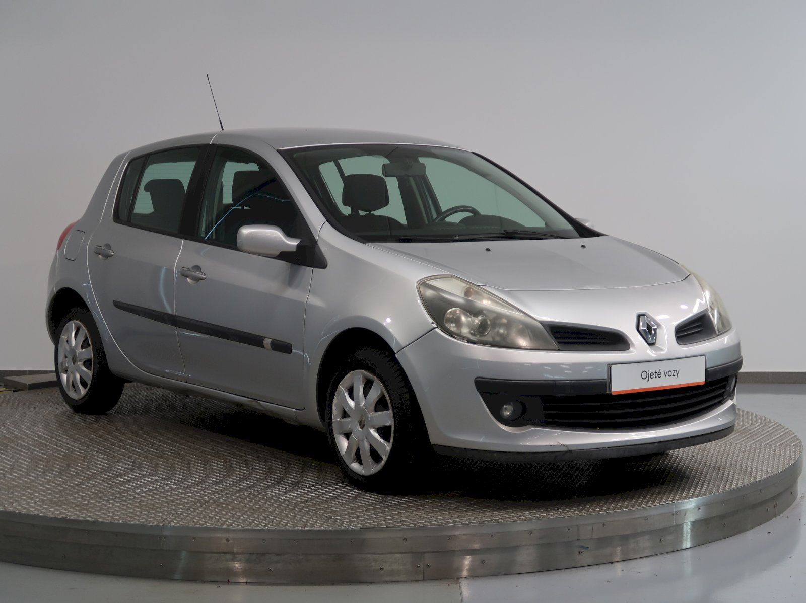 Renault Clio, 1.2 i 16V 55kW STK 2028 - fotka 6