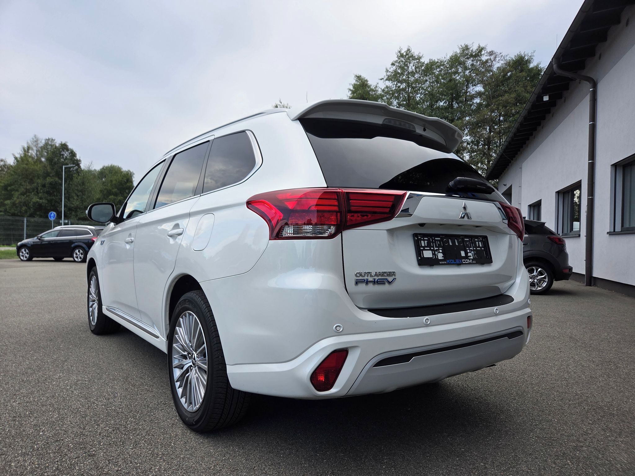 Mitsubishi Outlander, 2.4 PHEV 4x4 - fotka 3