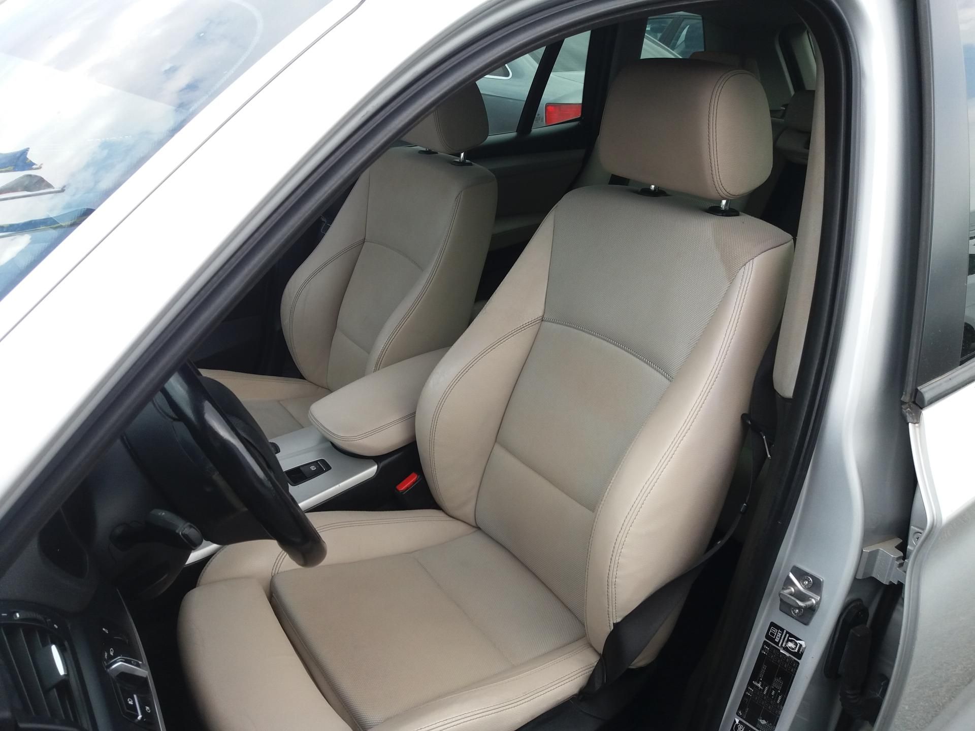 BMW X3, 2.0D,4X4,XENONY,PANORAMA,NAVI! - fotka 3