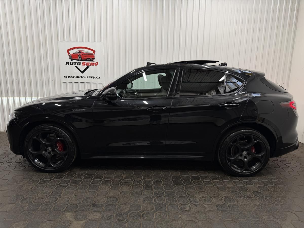 Alfa Romeo Stelvio, VELOCE 154kW Q4 PANO H&K R21 - fotka 4