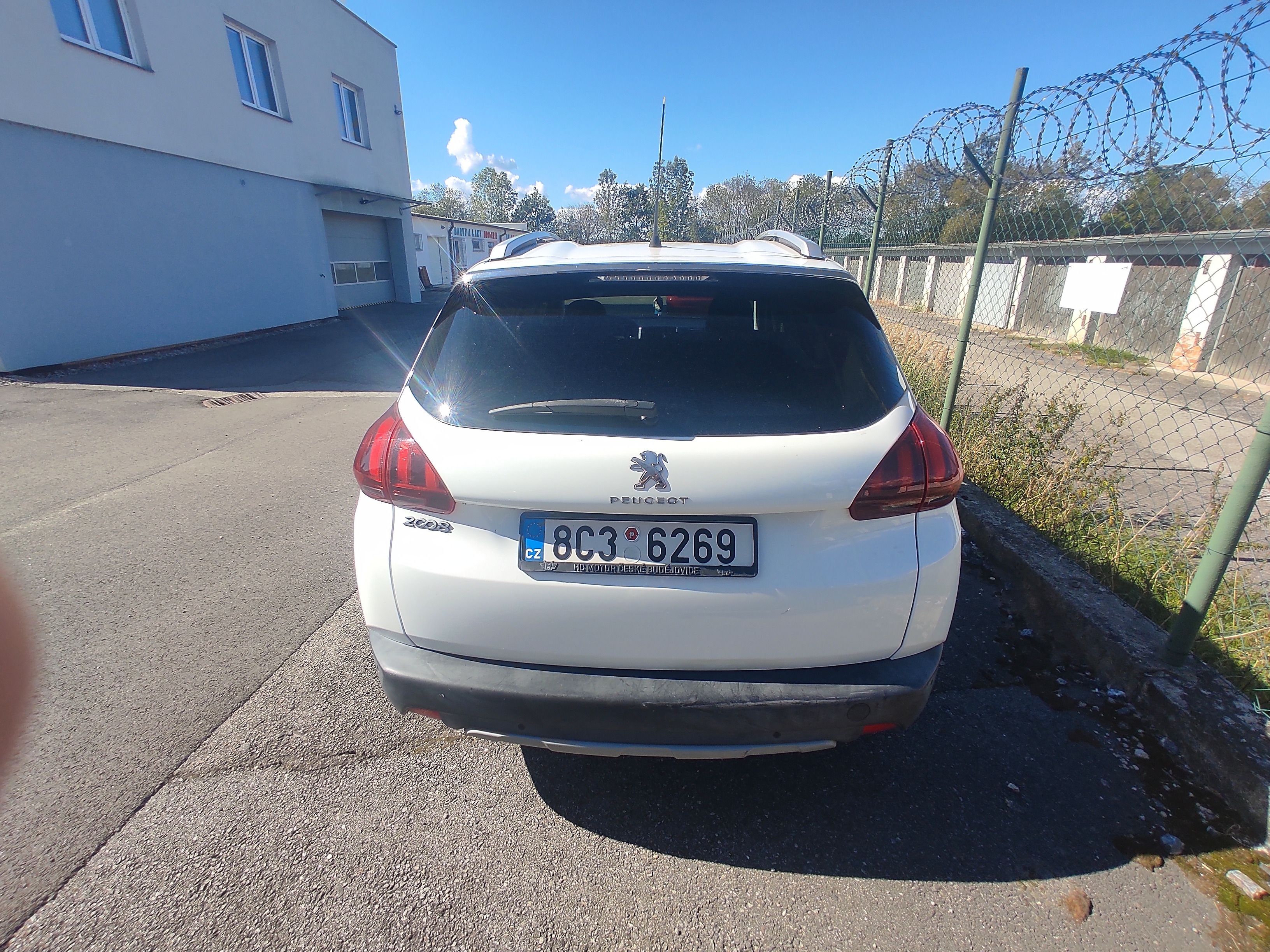 Peugeot 2008, 1,2 benzín, Allure, 1. majitel - fotka 5