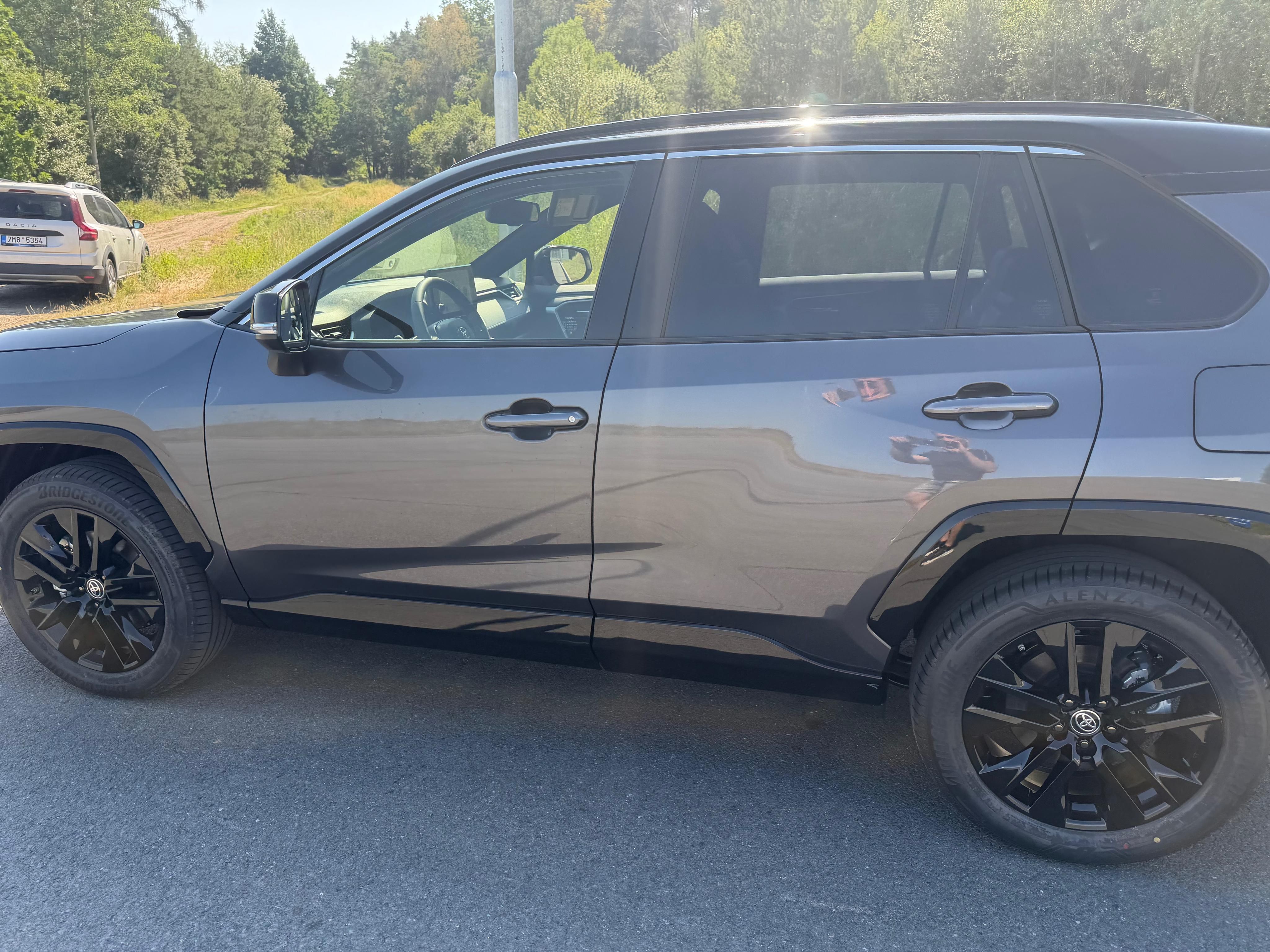 Toyota Rav4, Toyota RAV 4 hybrid Selection - fotka 5