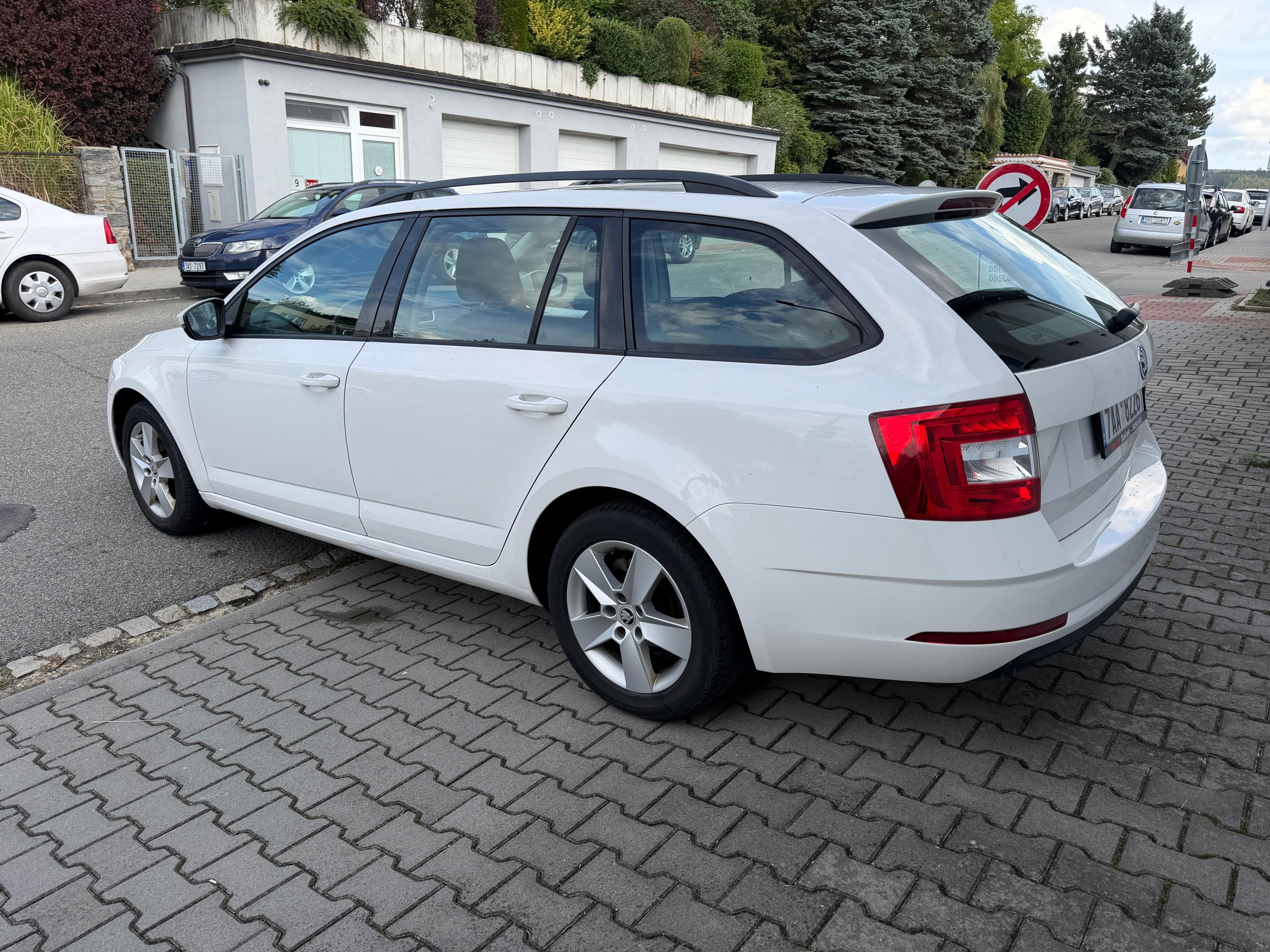 Škoda Octavia, 1.6tdi,158tkm,vyhrev - fotka 3