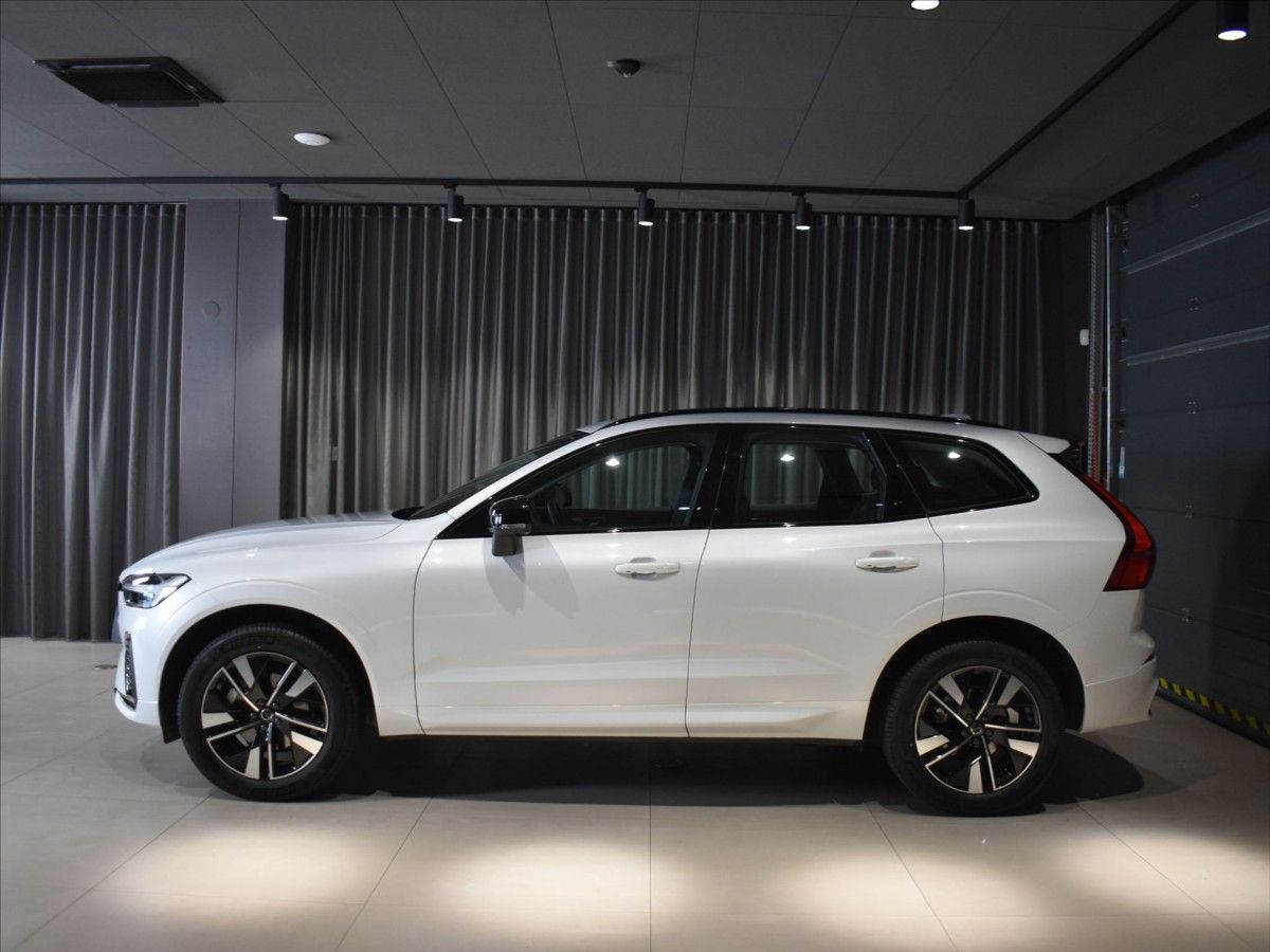 Volvo XC60, 2,0 B5 AWD PLUS BLIS,Bezklíč - fotka 2