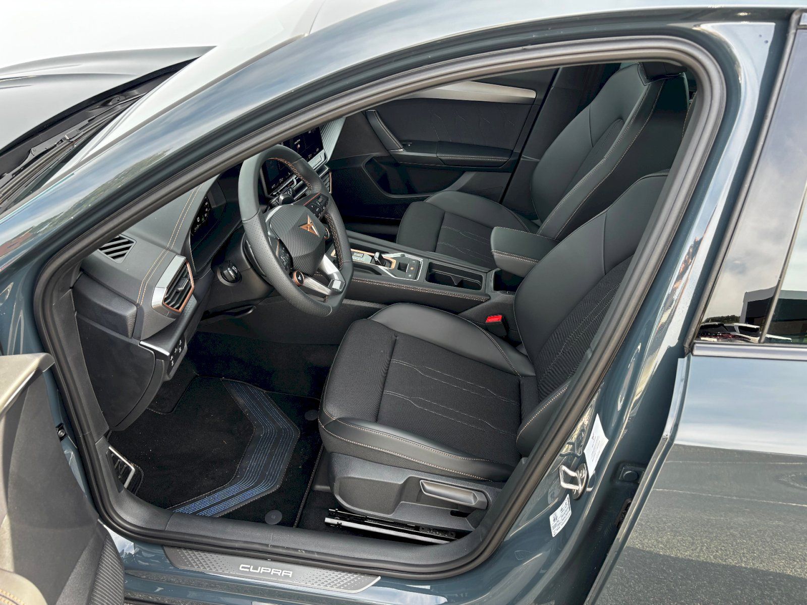 Cupra Formentor, FORMENTOR 1.5 eTSI 110 kw DSG - fotka 6