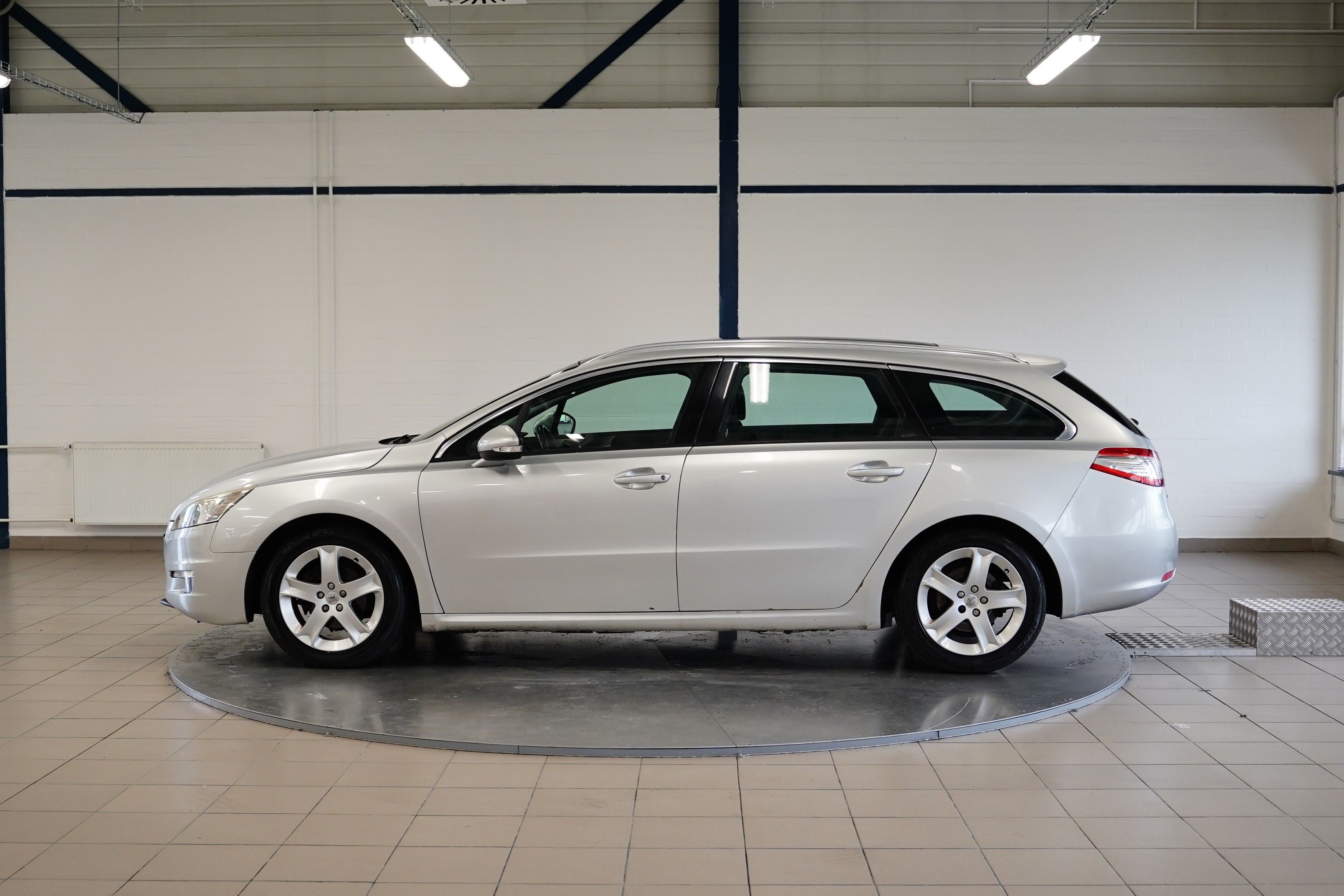 Peugeot 508, 1.6 HDi 82kW - fotka 3