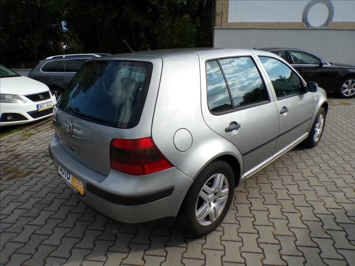 Volkswagen Golf, 1,4 16V  KLIMATIZACE - fotka 5