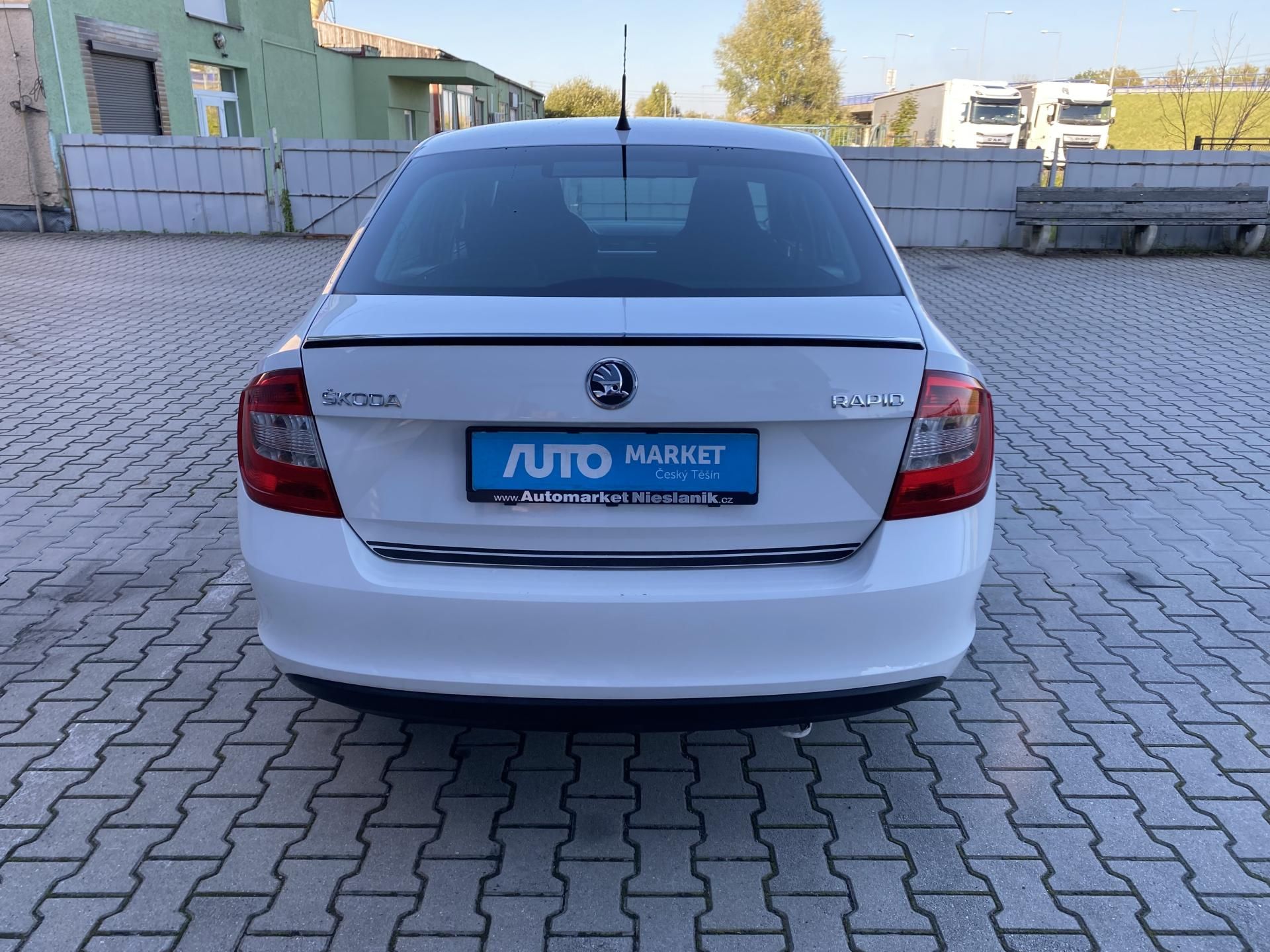 Škoda Rapid, 1,2TSi 77KW SPORT AMBITION - fotka 6
