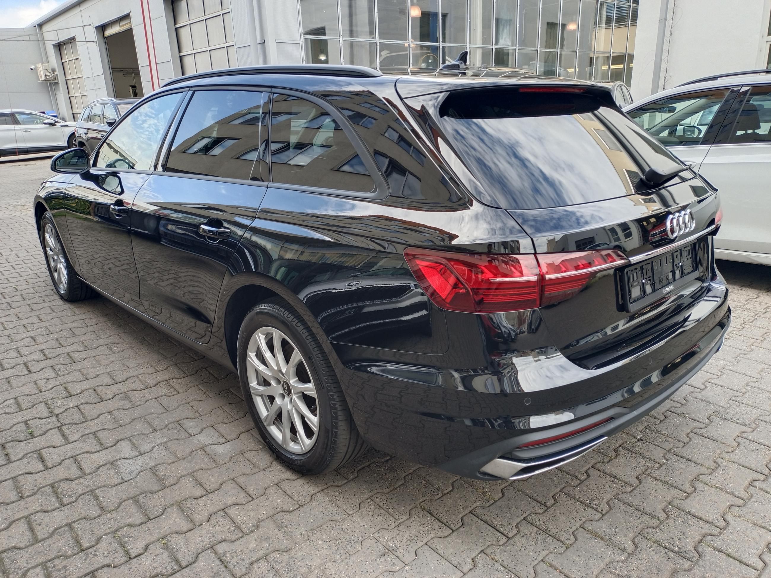 Audi A4, 2.0 TFSI 110kW S-tronic - fotka 4