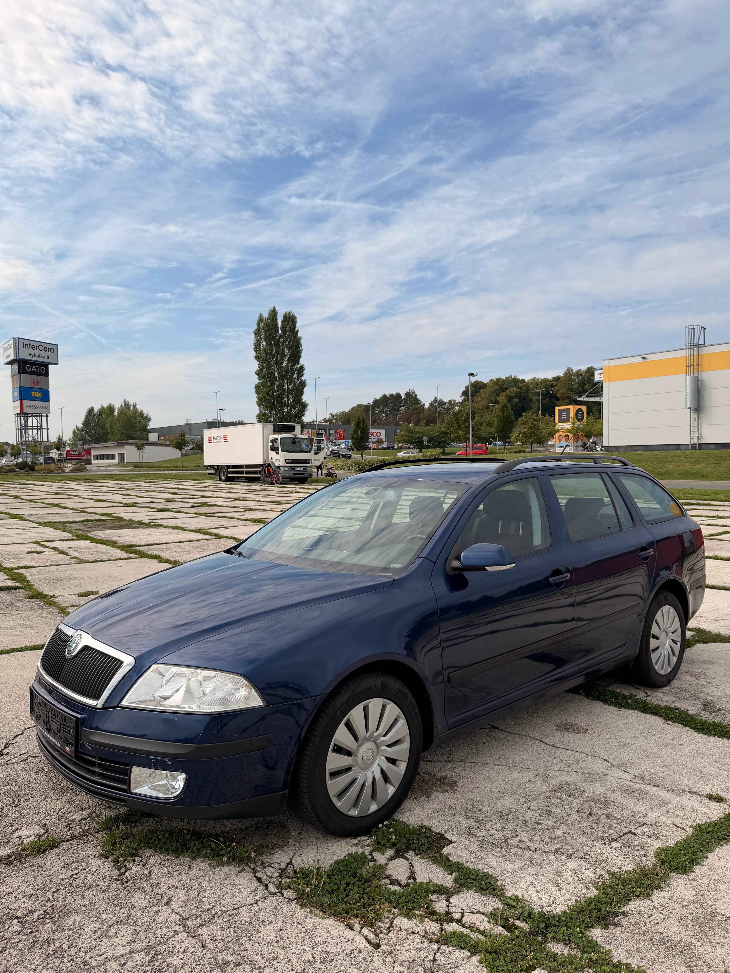 Škoda Octavia, 2.0 TDI, servisováno - fotka 3