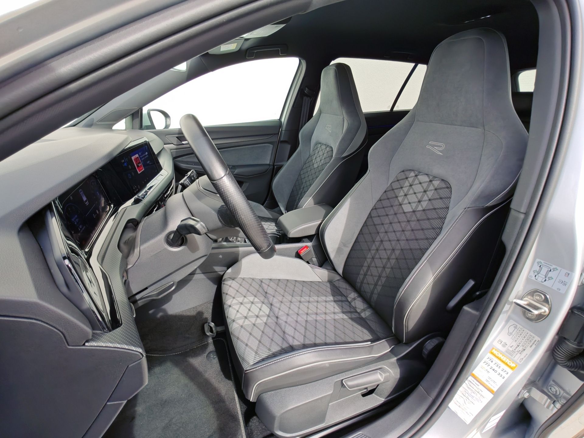 Volkswagen Golf, 1.5TSi 110kW R-LINE - fotka 6