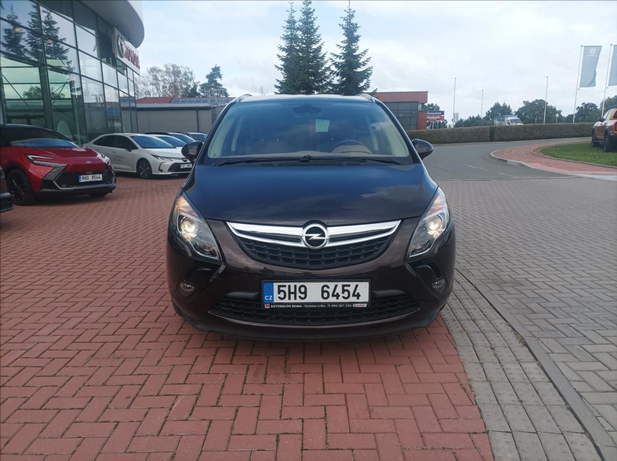 Opel Zafira, 1,4 Turbo Cosmo - fotka 6