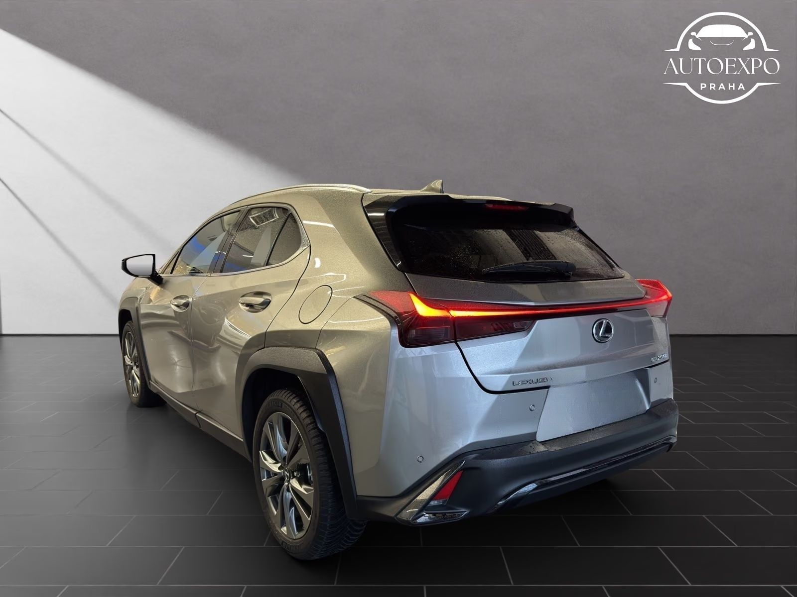 Lexus UX 250h, 250h+F-Sport+D* - fotka 4