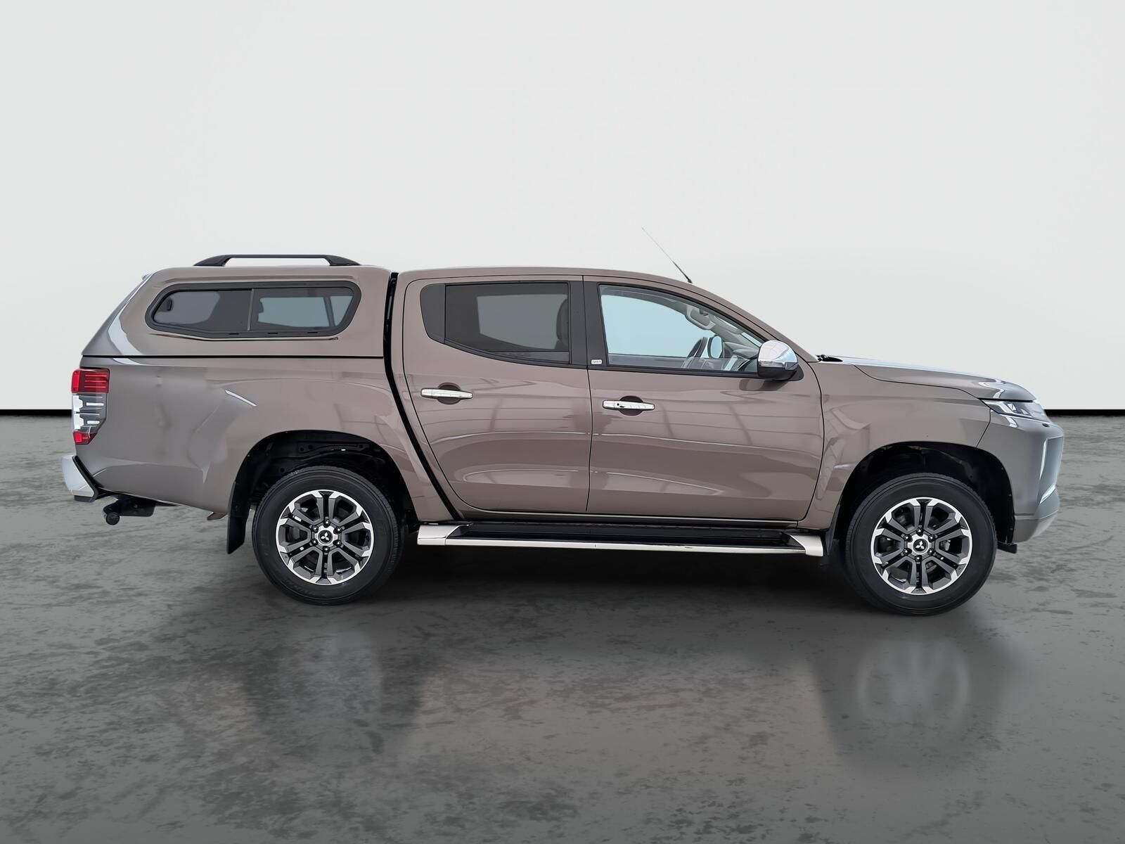 Mitsubishi L200, 2.2 DI-D, 4X4, Automat, ČR - fotka 6