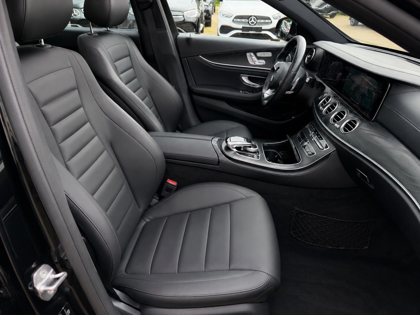 Mercedes-Benz Třídy E, E200d AMG Line - fotka 6