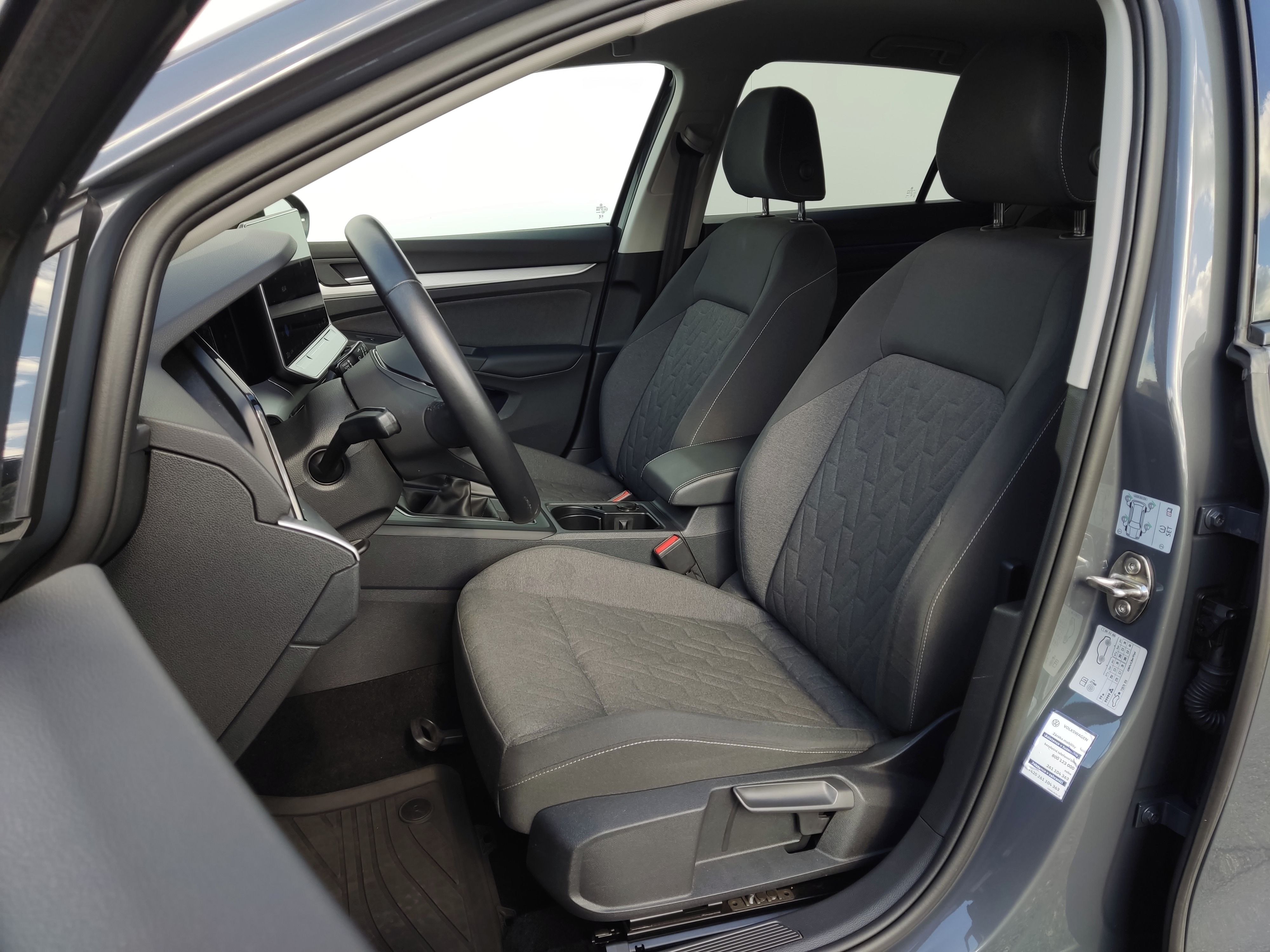 Volkswagen Golf, 1.5 TSI 85 kW People - fotka 6