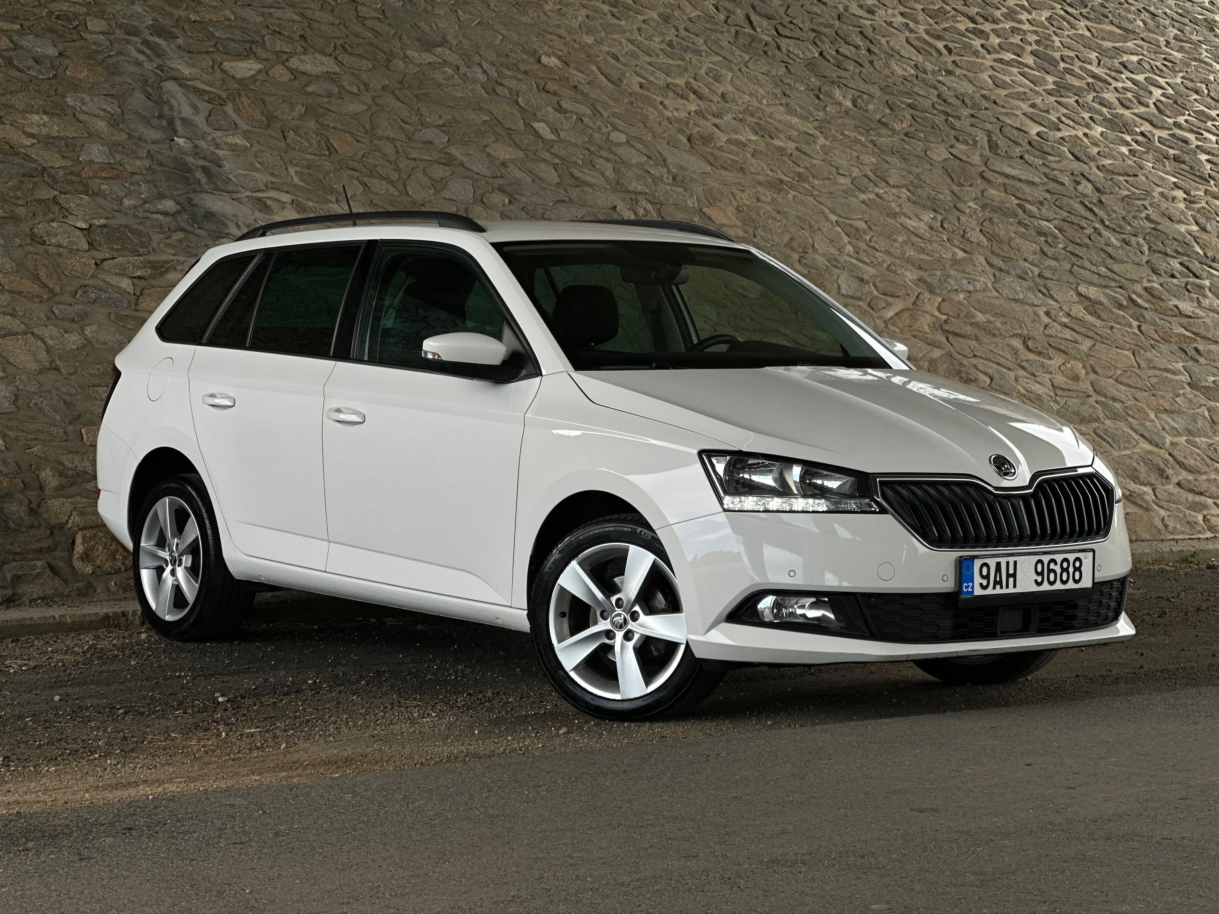 Škoda Fabia, 1.0 TSI 70 kW Combi Ambition+ - fotka 4