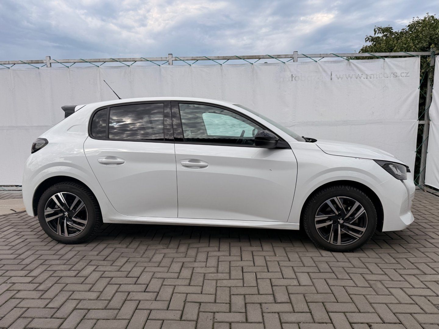 Peugeot 208, 1,2 *AUTOMAT*ČR*ZÁRUKA*1.Maj* - fotka 6