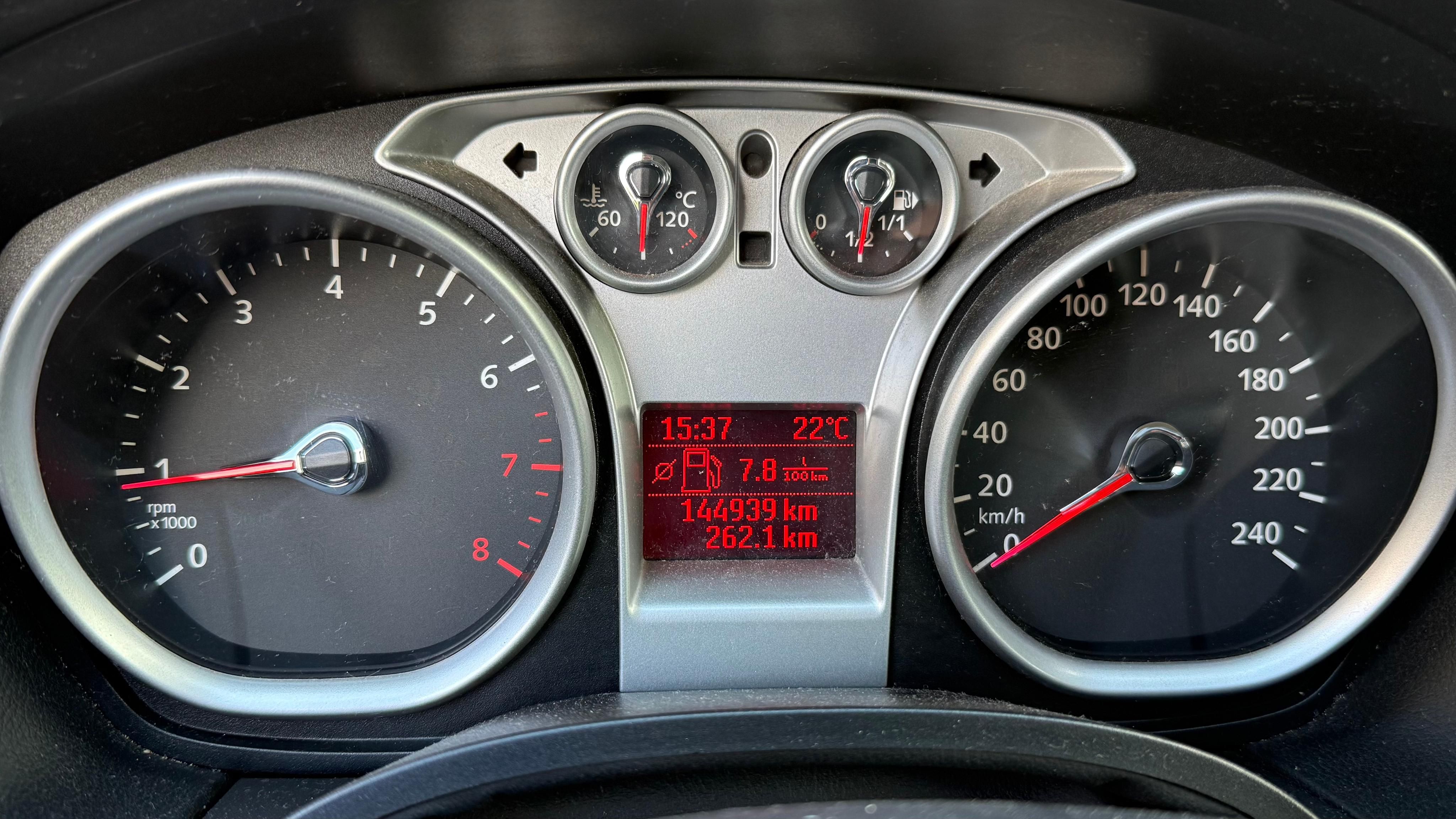 Ford Focus, 1.6 Benzin - fotka 5