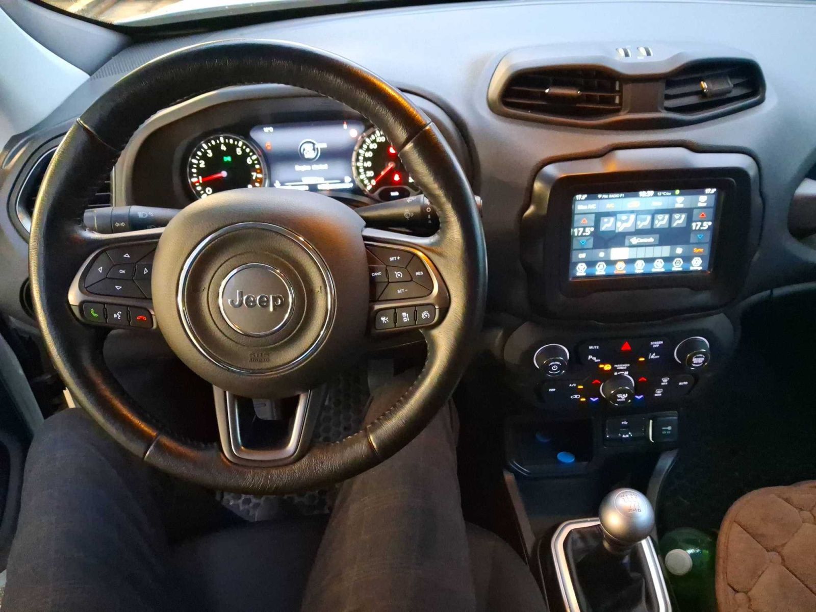 Jeep Renegade, 1.0 T-GDI, Serv.kniha - fotka 3