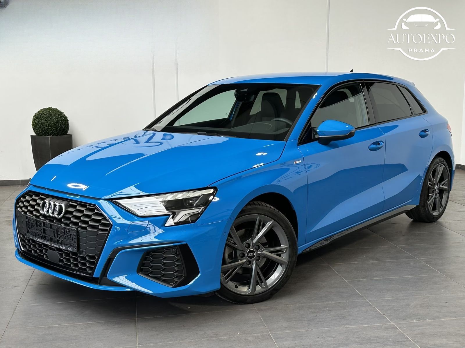 Audi A3, 35 TFSI S-Line Sportback - fotka 2