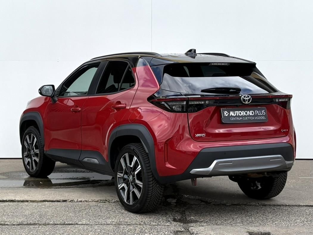 Toyota Yaris Cross, 1.5 HSD 130k e-CVT AWD Executi - fotka 4