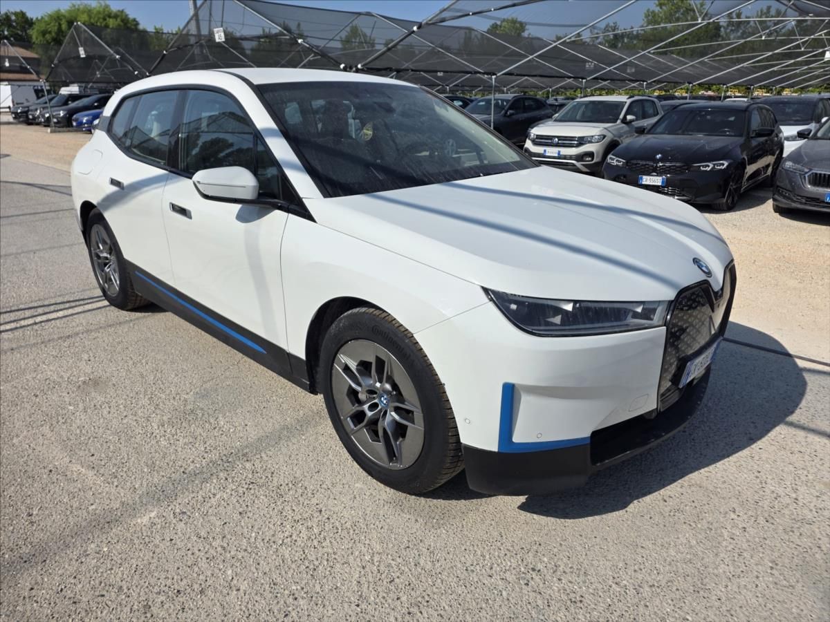 BMW iX, Xdrive+SOH 97,06% - fotka 4