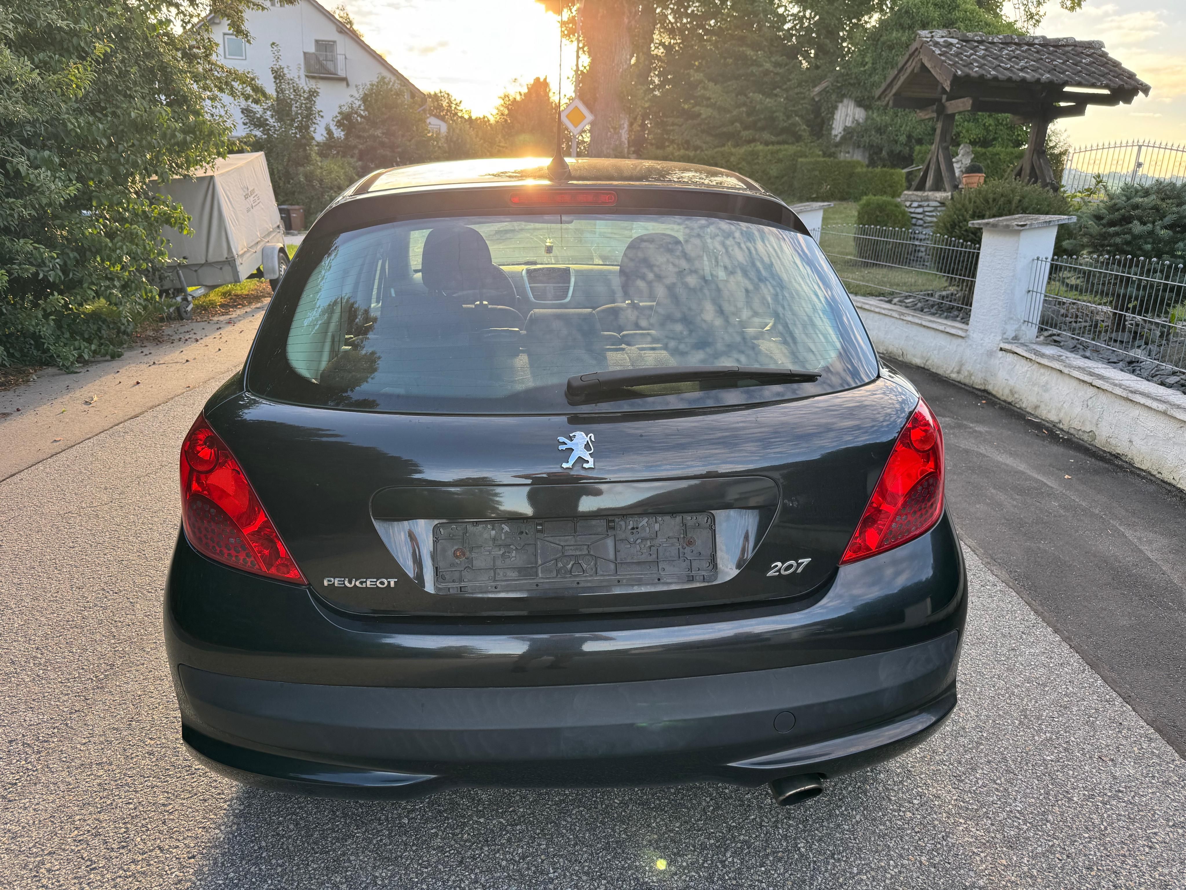 Peugeot 207, 1.6i, klima - fotka 5