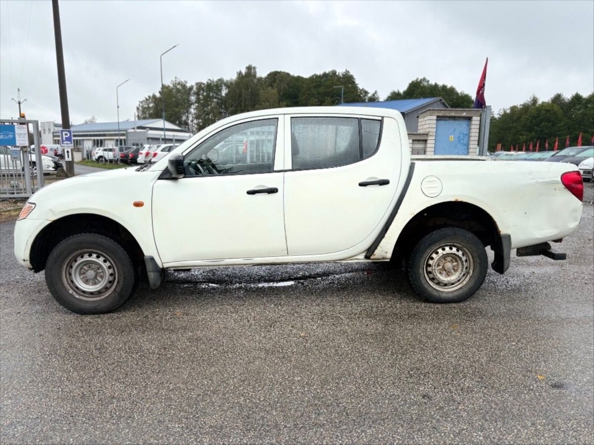 Mitsubishi L200, 2,5 DI-D  4X4 - fotka 6
