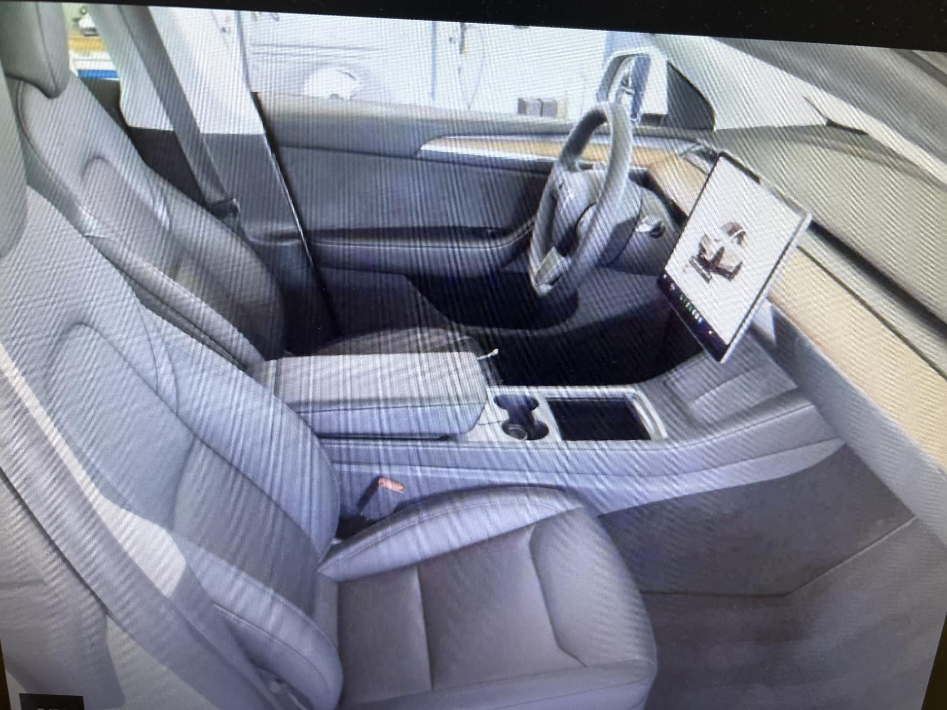 Tesla Model Y, PERFORMANCE 393kw TZ 91,3% - fotka 3