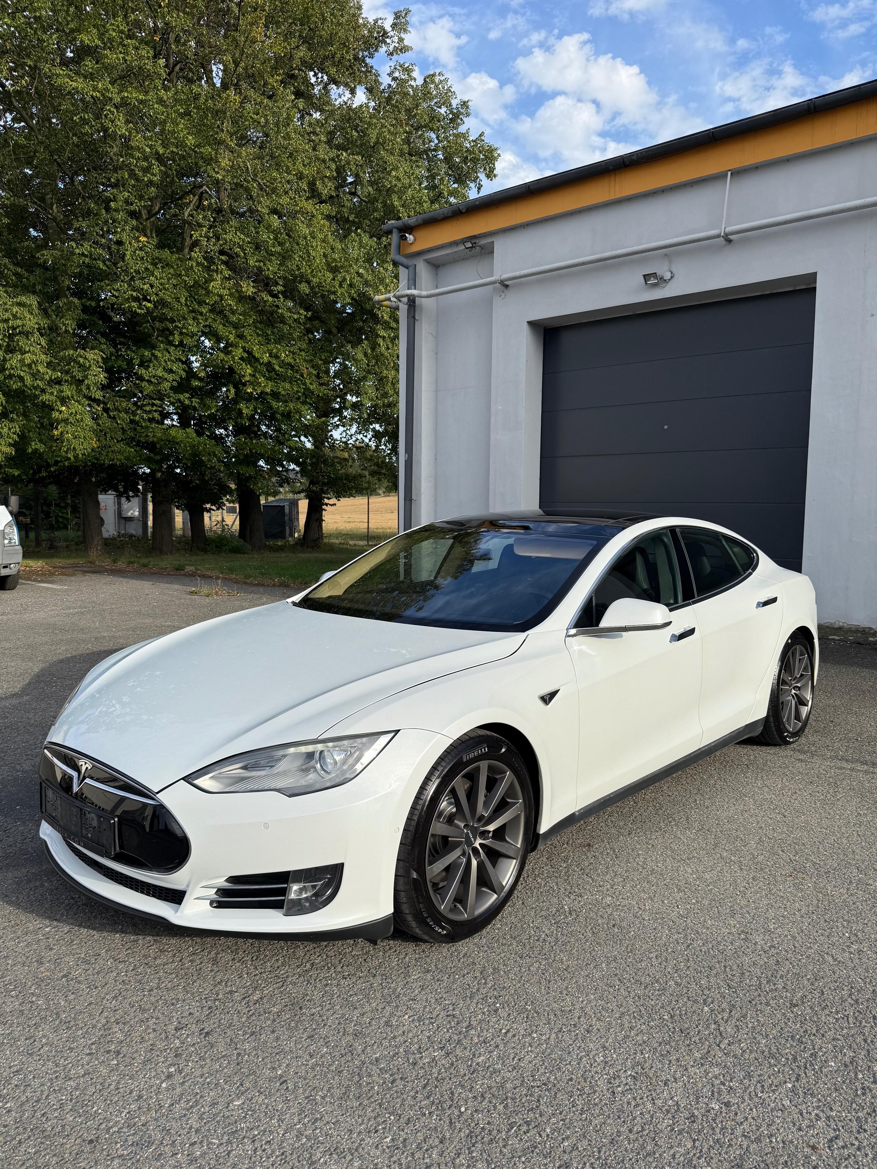 Tesla Model S, 90D – SC01 Free Supercharging