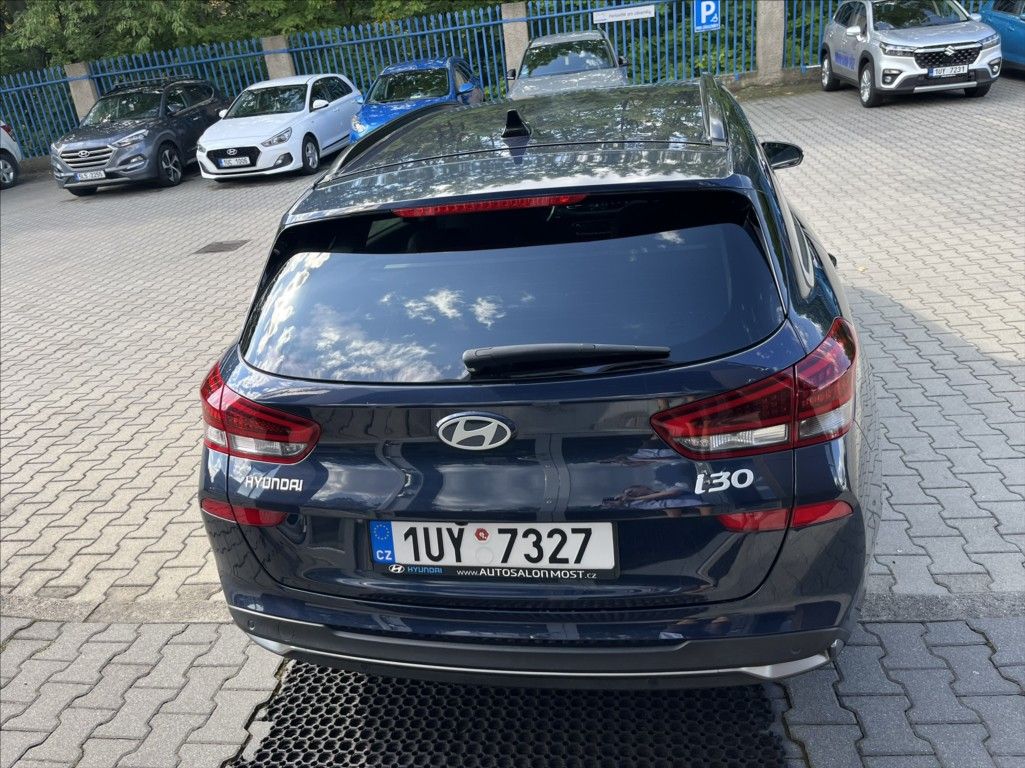 Hyundai i30, 1,5 i 71kW  Style - fotka 5
