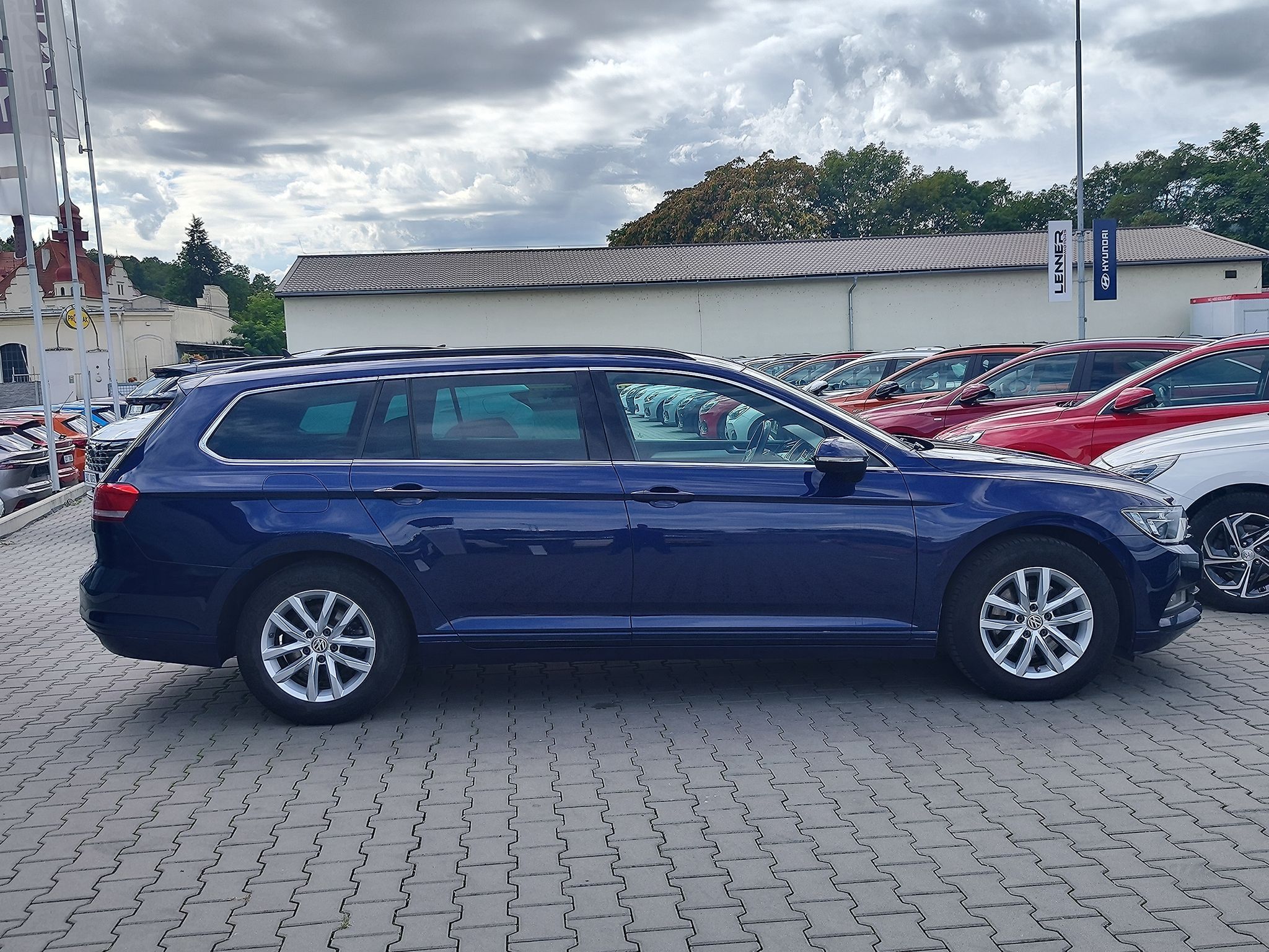 Volkswagen Passat, 2.0 TDI/110kW Comfortline DSG - fotka 4