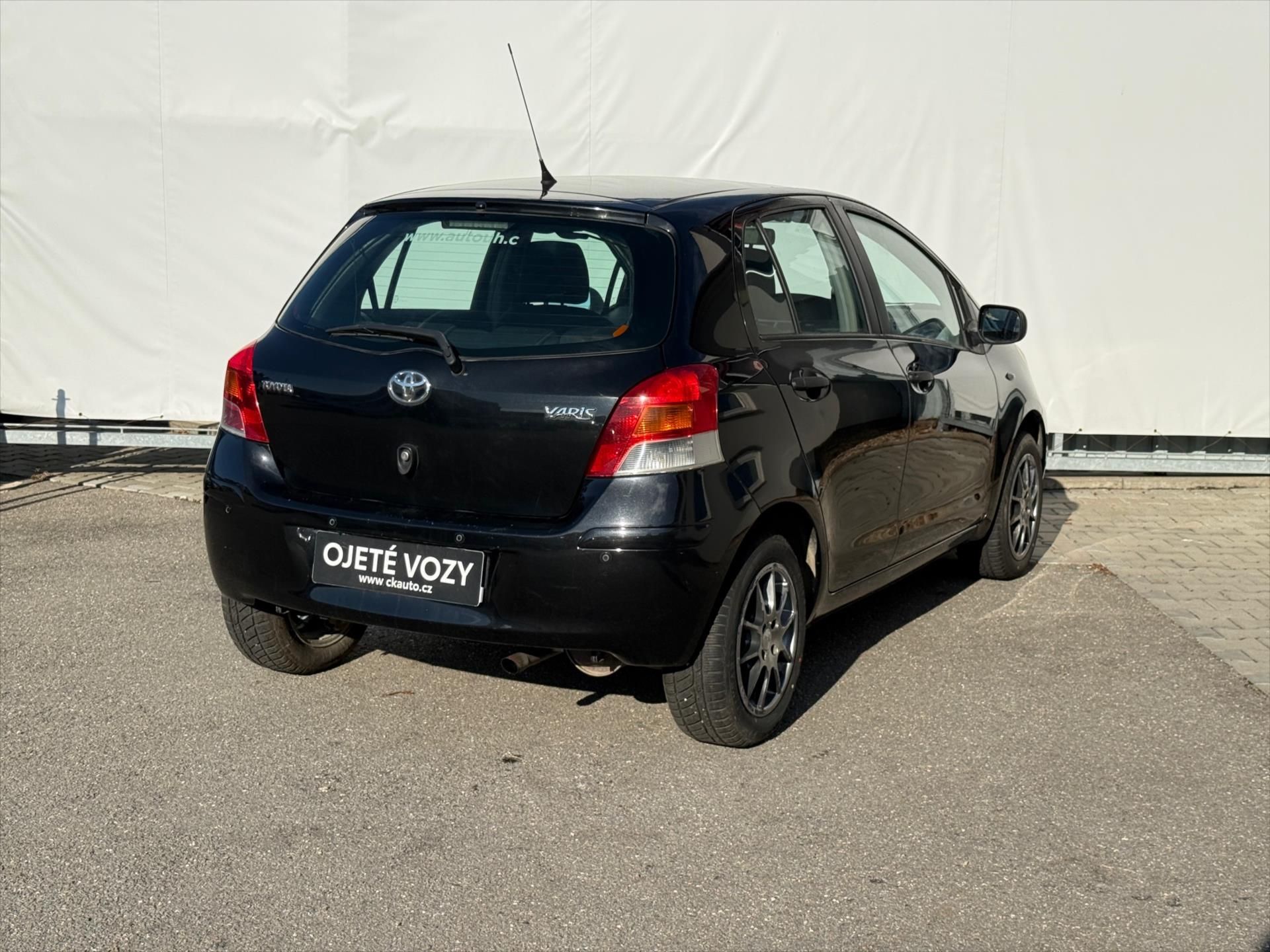 Toyota Yaris, 1,3 Terra Cool - fotka 4