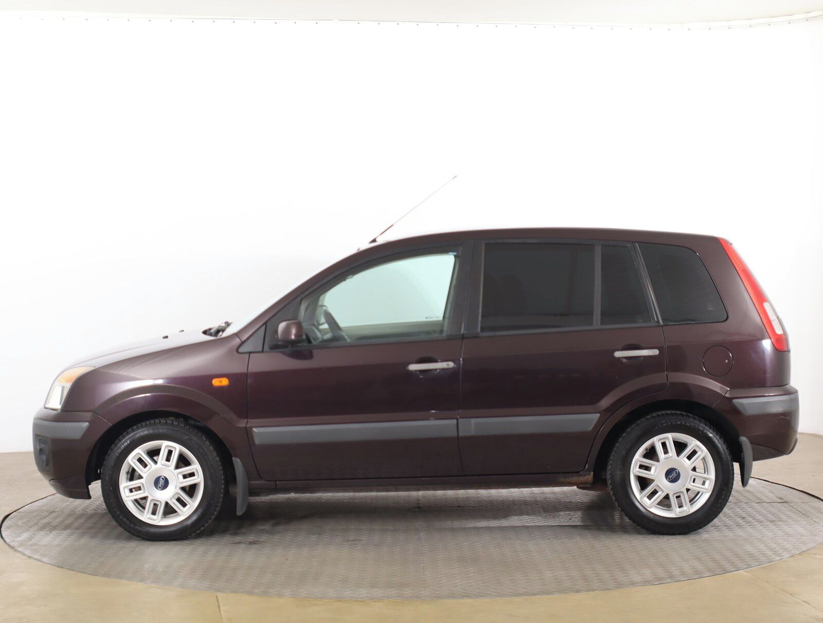 Ford Fusion, 1.4, rezervace - fotka 3