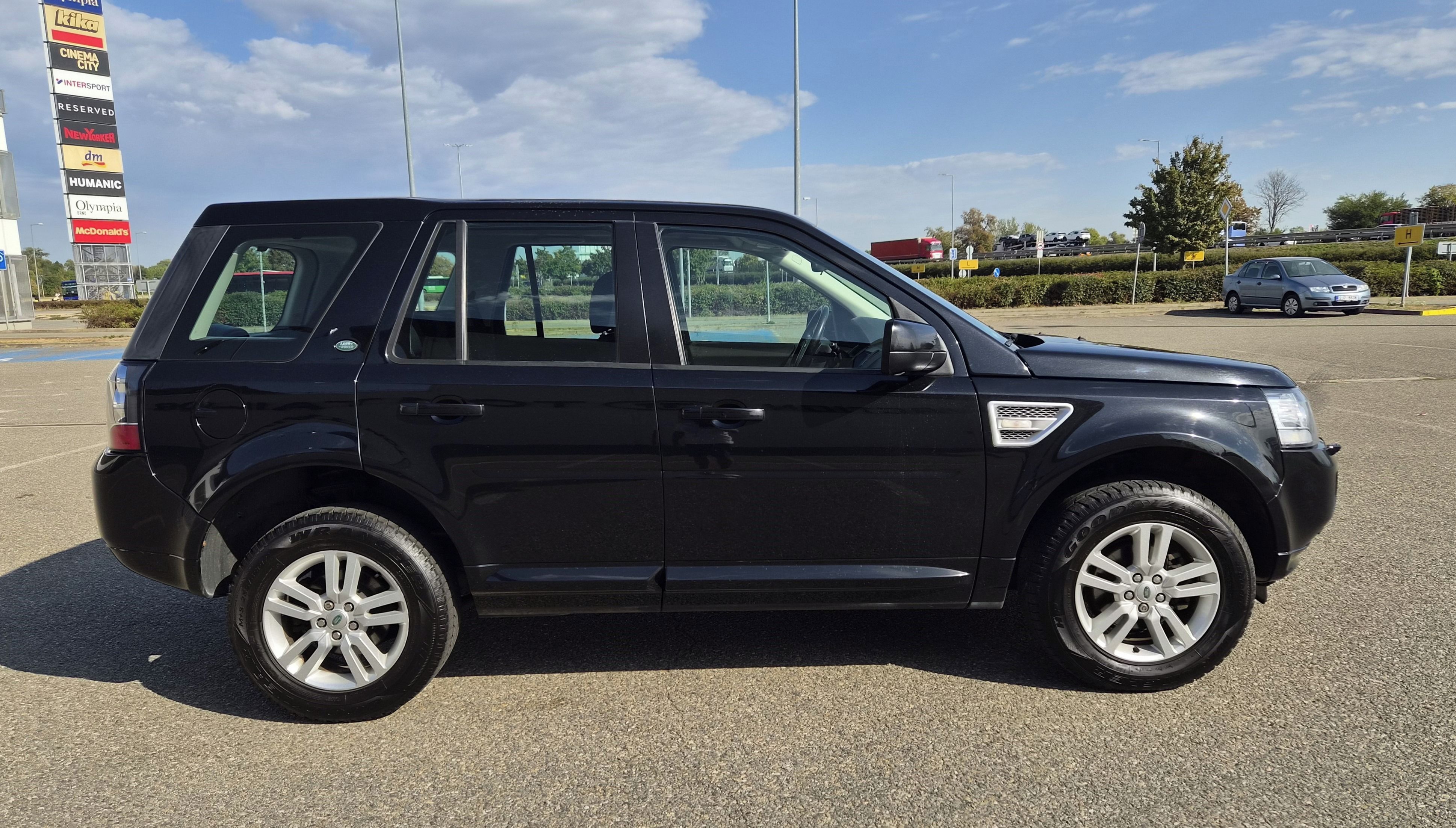 Land Rover Freelander, 2.0TD4 SE 140KW 4x4 NAVI TAŽNÉ - fotka 4