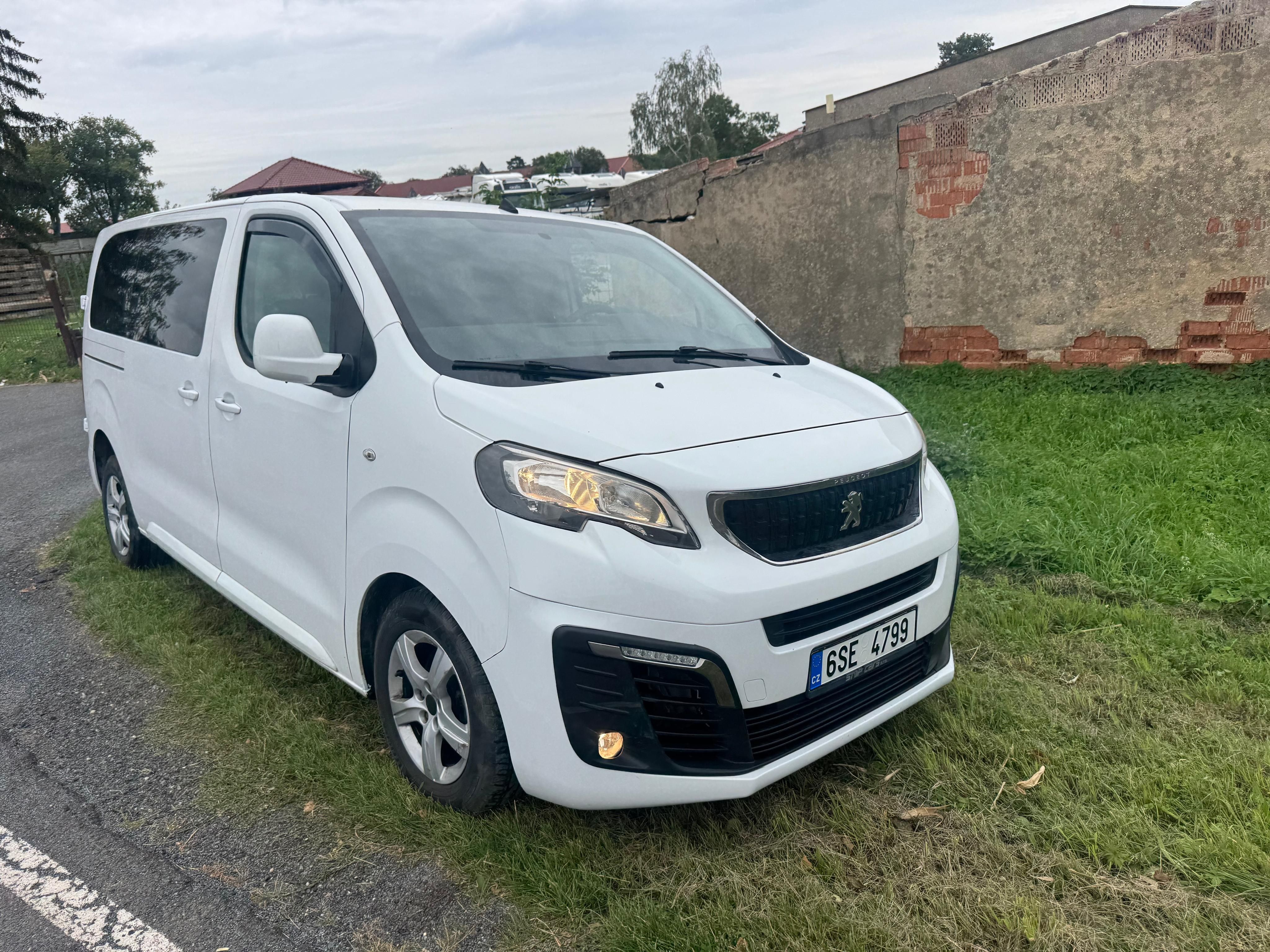 Peugeot Traveller, Peugeot Traveller Expert 2017 - fotka 3