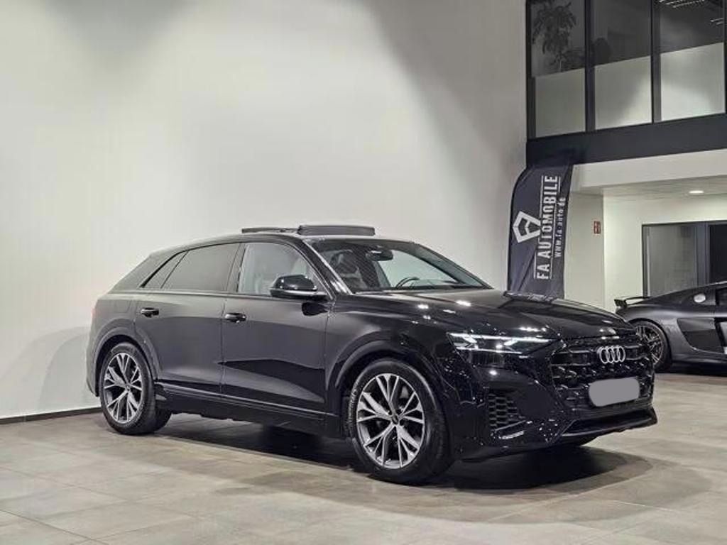 Audi Q8, 55 TFSI e quattro S Line Black - fotka 5
