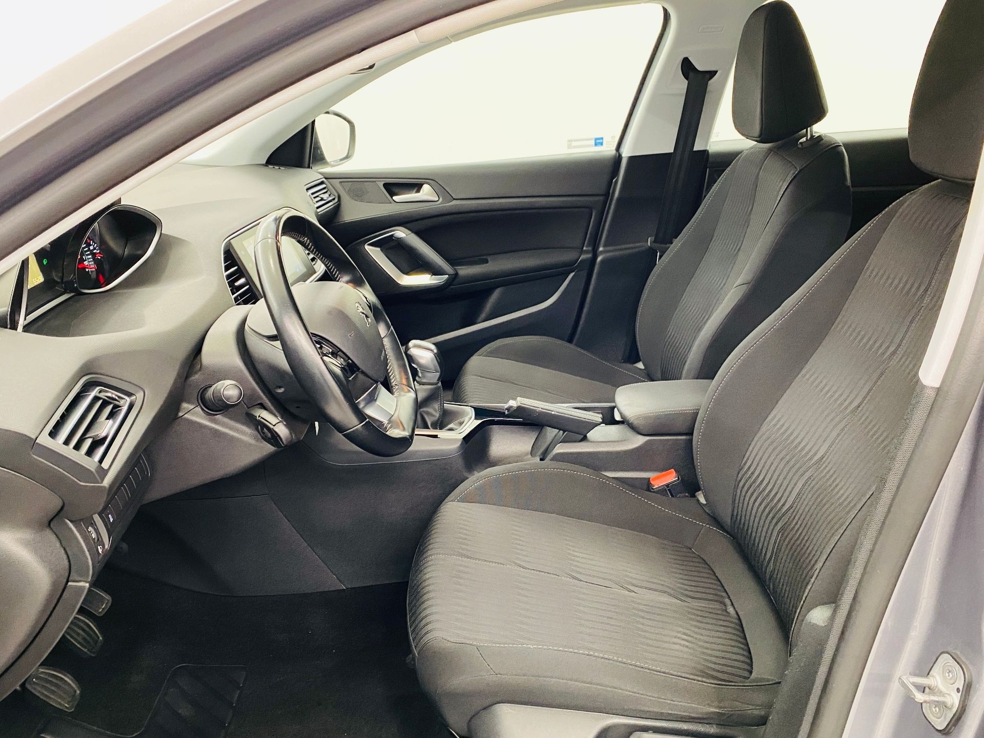 Peugeot 308, 1.2 PureTech 60kW Active - fotka 5