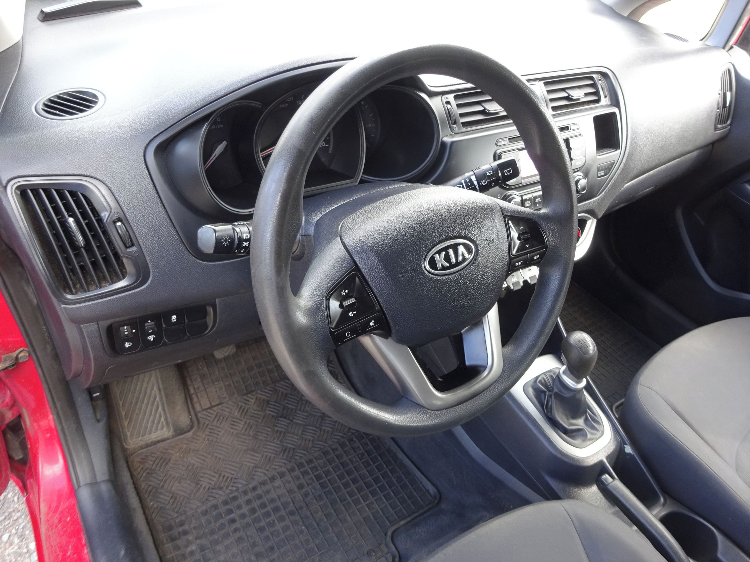 Kia Rio, 1.1 CRDI 2.Maj.Koup.ČR - fotka 5