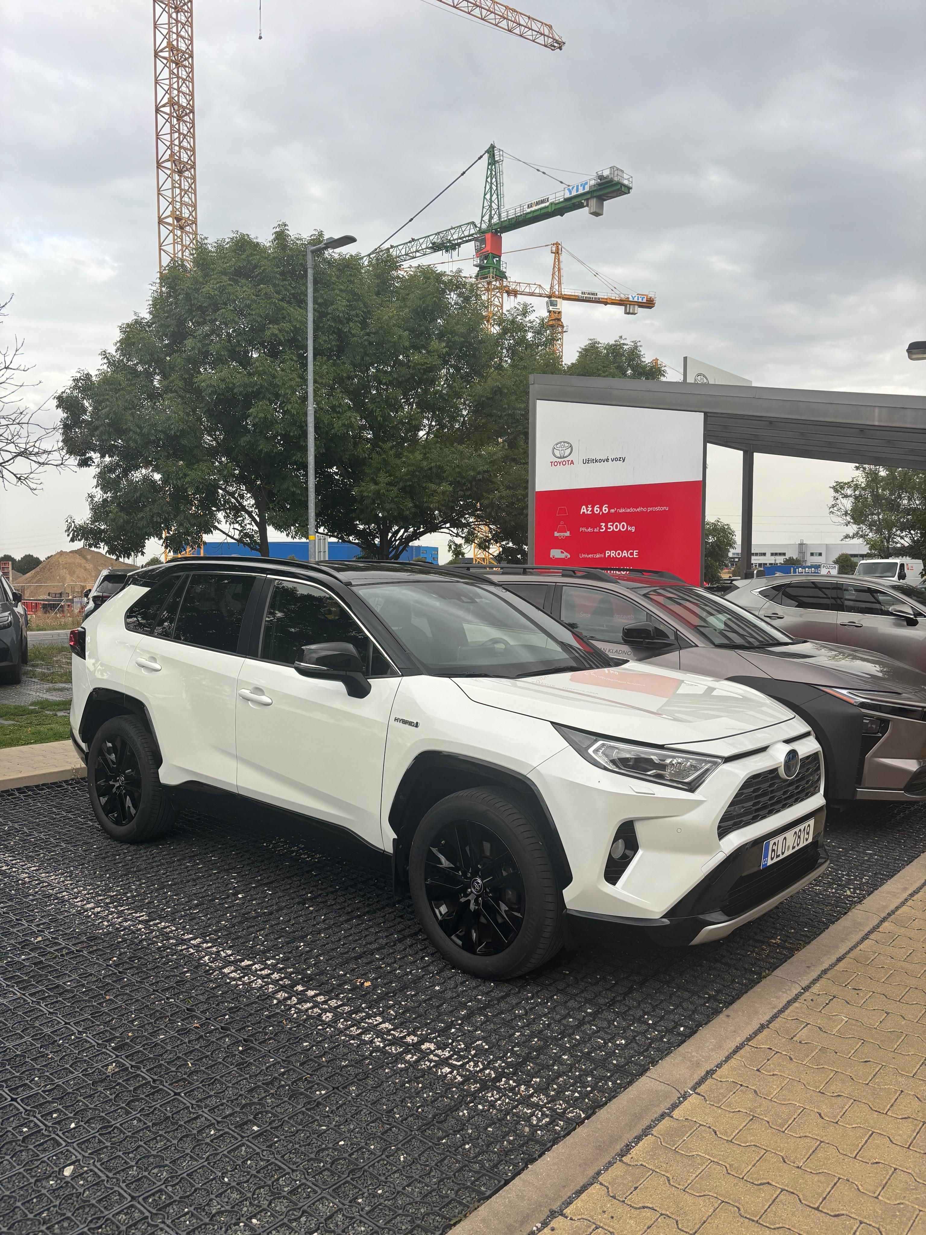 Toyota Rav4, Selection 4x4 top stav, servis - fotka 3