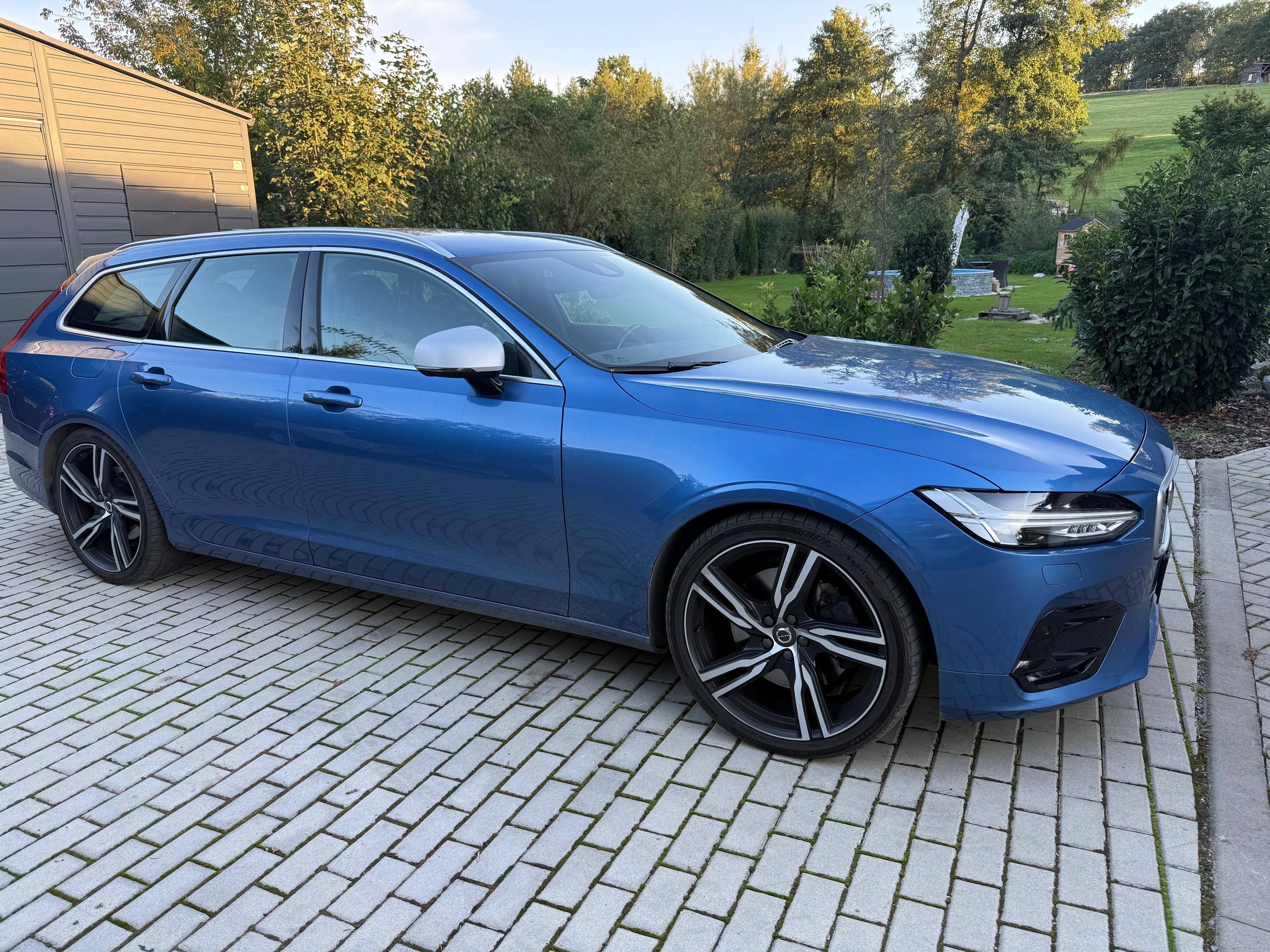 Volvo V90, T5 184kw R-Desing - fotka 2