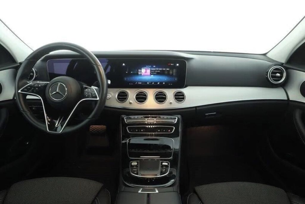 Mercedes-Benz Třídy E, 220 d T AVANTGARDE*Kůže*MBUX* - fotka 5