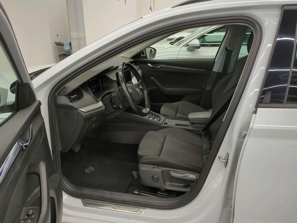 Škoda Octavia, 2.0 TDI DSG STYLE I FULL LED - fotka 3