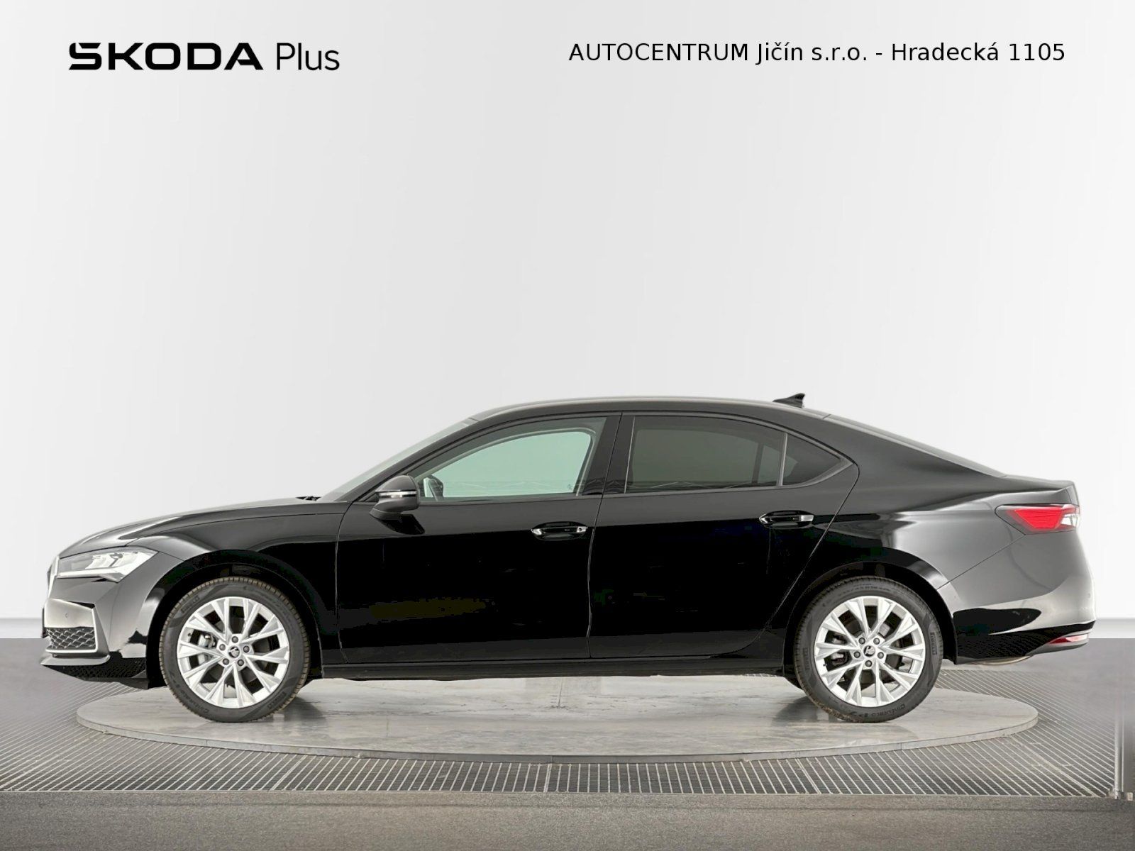 Škoda Superb, DSG 1.5TSI 110kW Selection - fotka 3