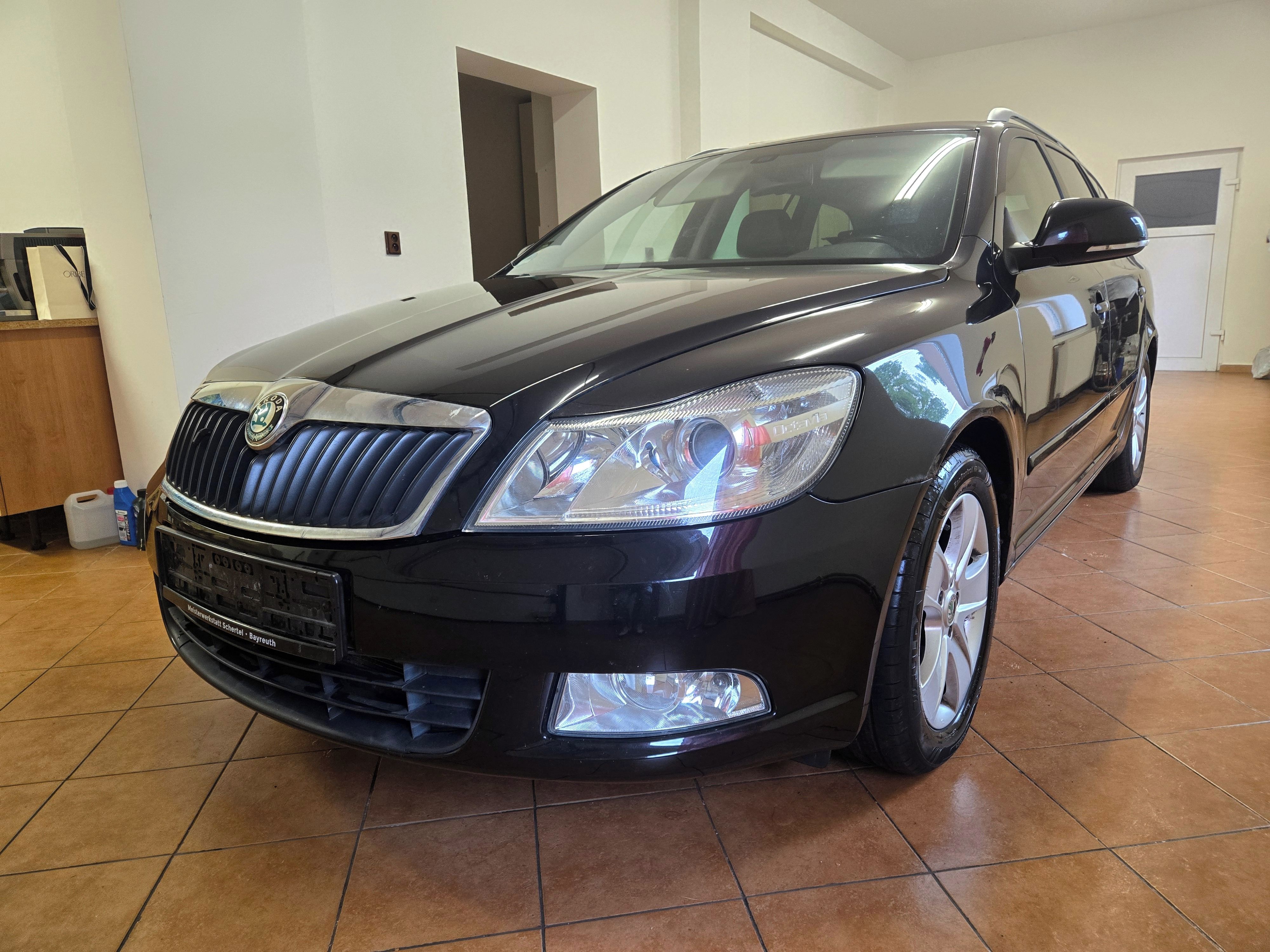 Škoda Octavia, 1,8TSí 118kW polokůže