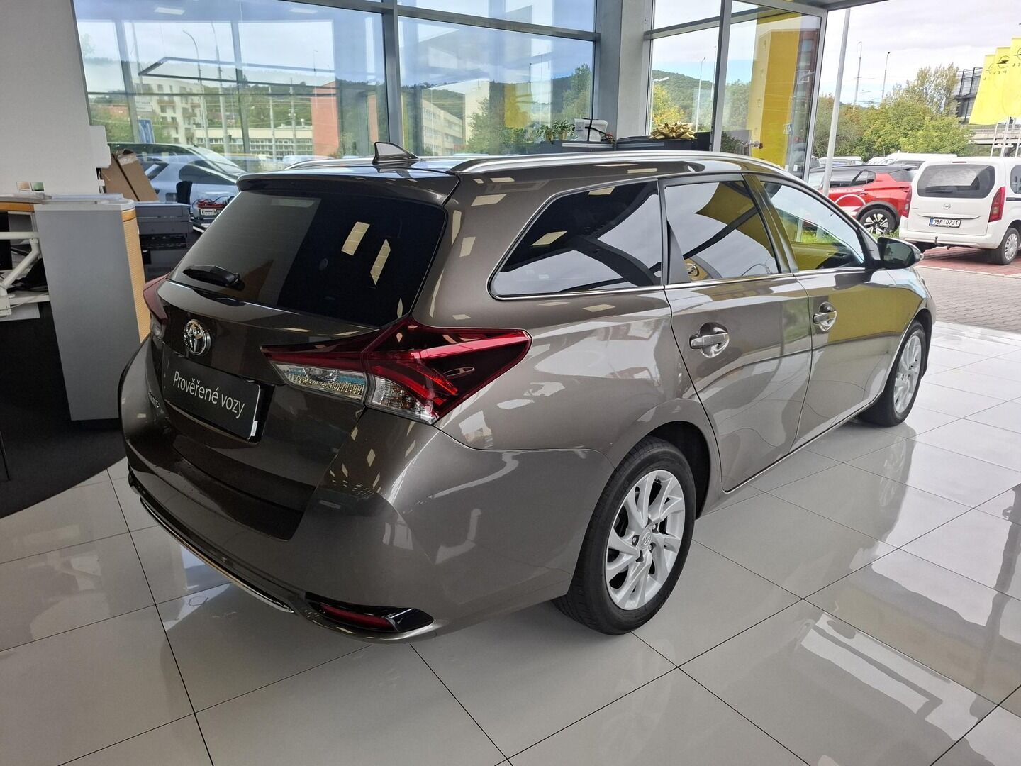 Toyota Auris, 1.6 VVT-i 97KW 2019 - fotka 3