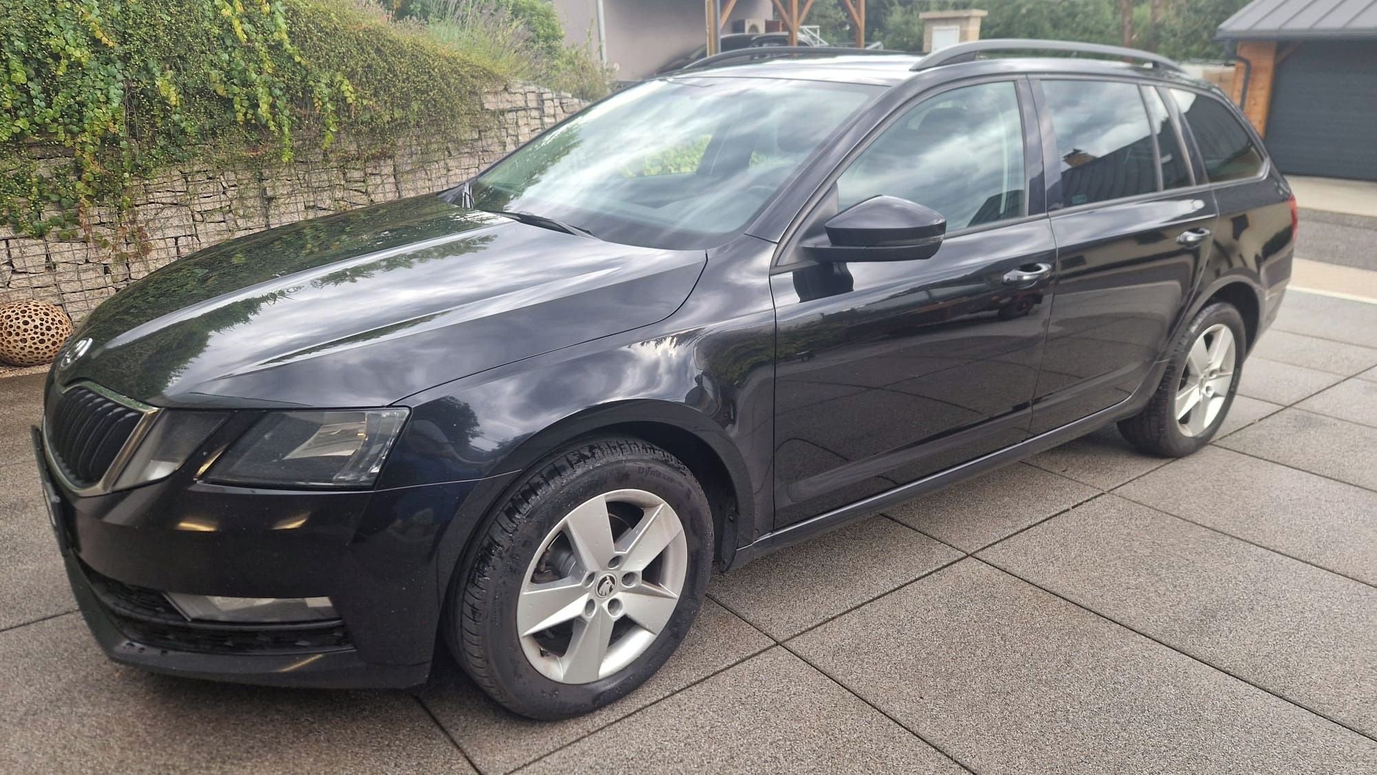 Škoda Octavia, 1.6 TDI, autorizovaný servis - fotka 5