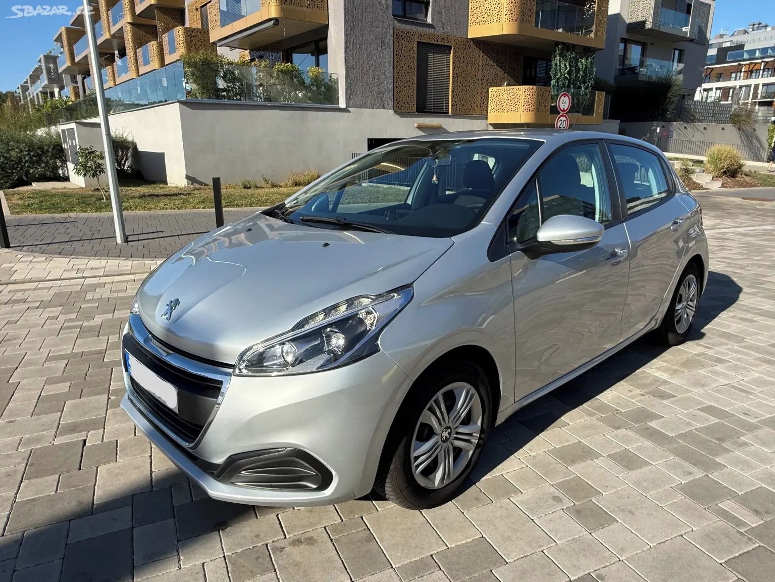 Peugeot 208, Peugeot 208 1.6 BlueHDi 55 kW - fotka 2