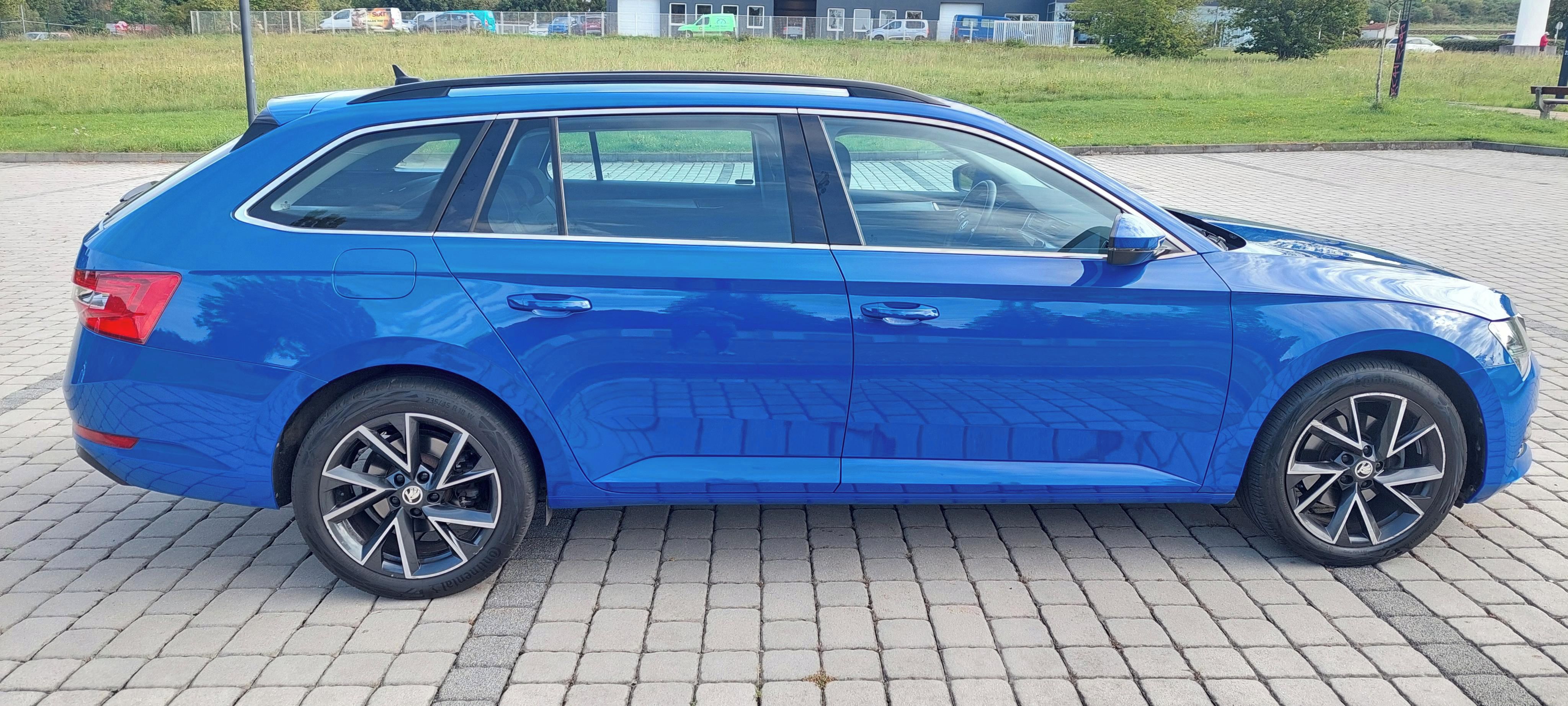 Škoda Superb, Com.III.FL(DSG)2,0TDiAmb+tažné - fotka 6